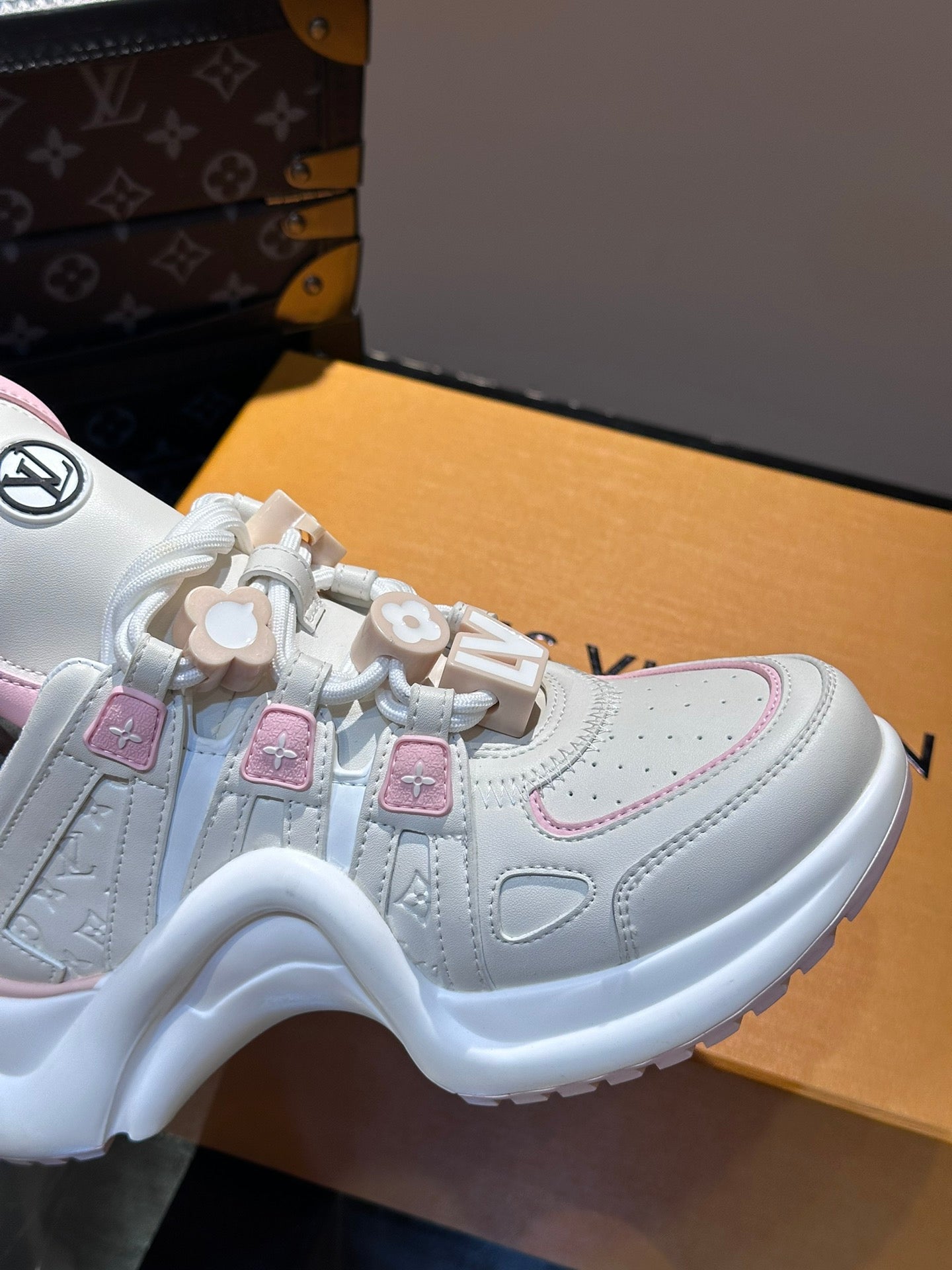 Louis Vuitton sneakers 253