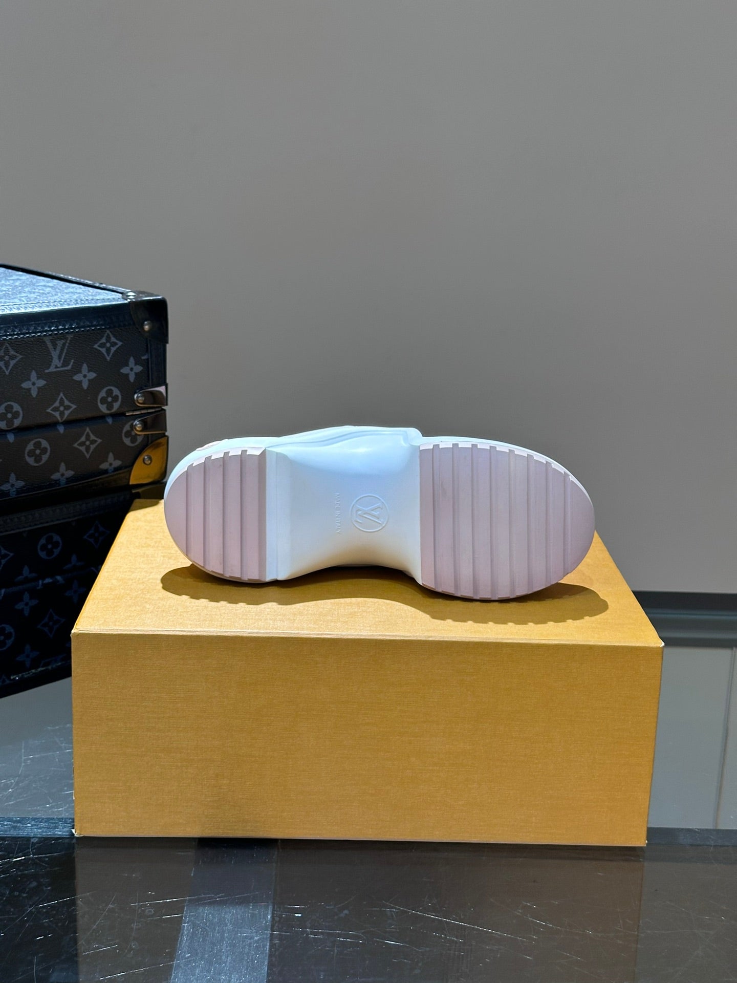 Louis Vuitton sneakers 253