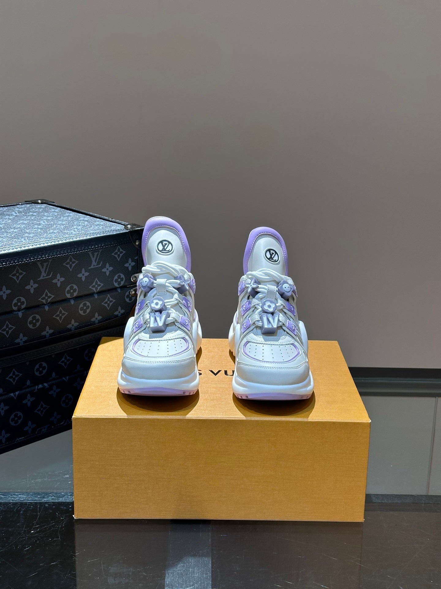 Louis Vuitton sneakers 255