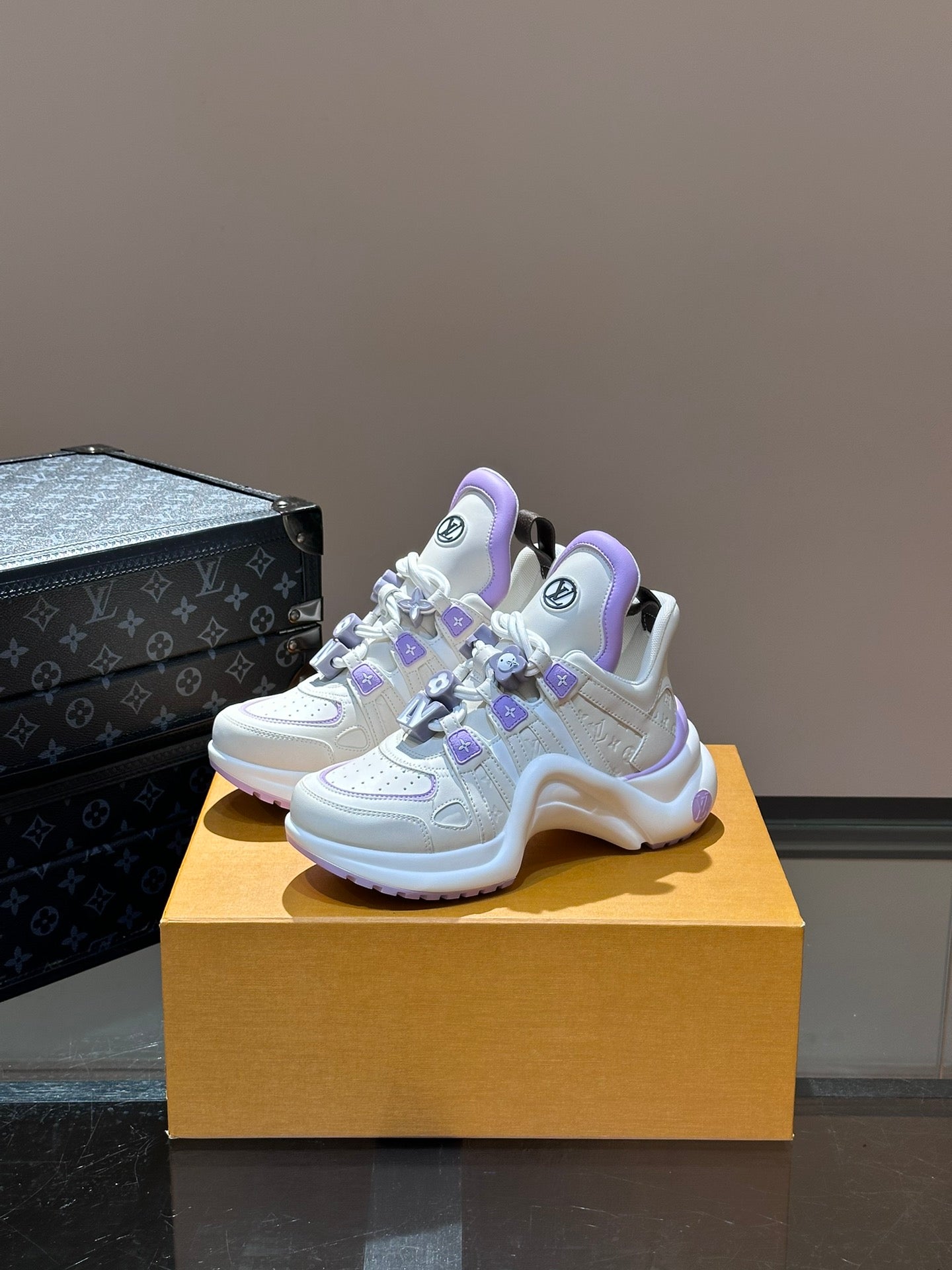 Louis Vuitton sneakers 255