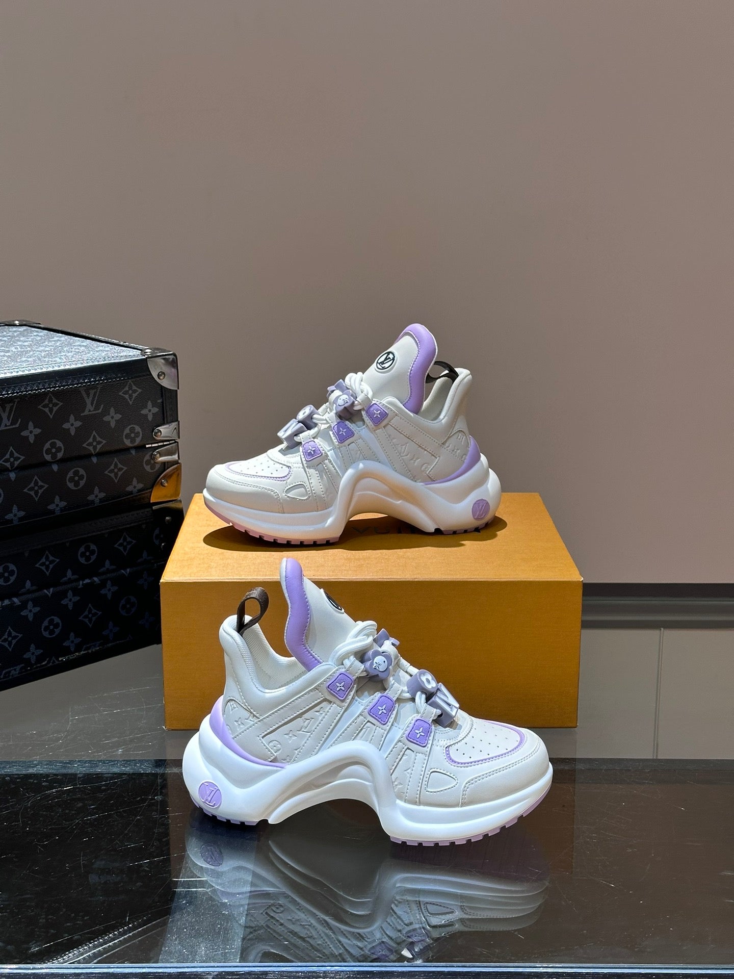 Louis Vuitton sneakers 255