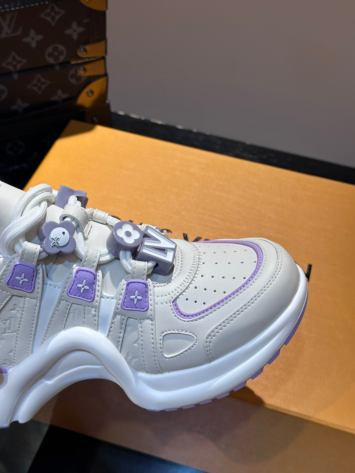 Louis Vuitton sneakers 255