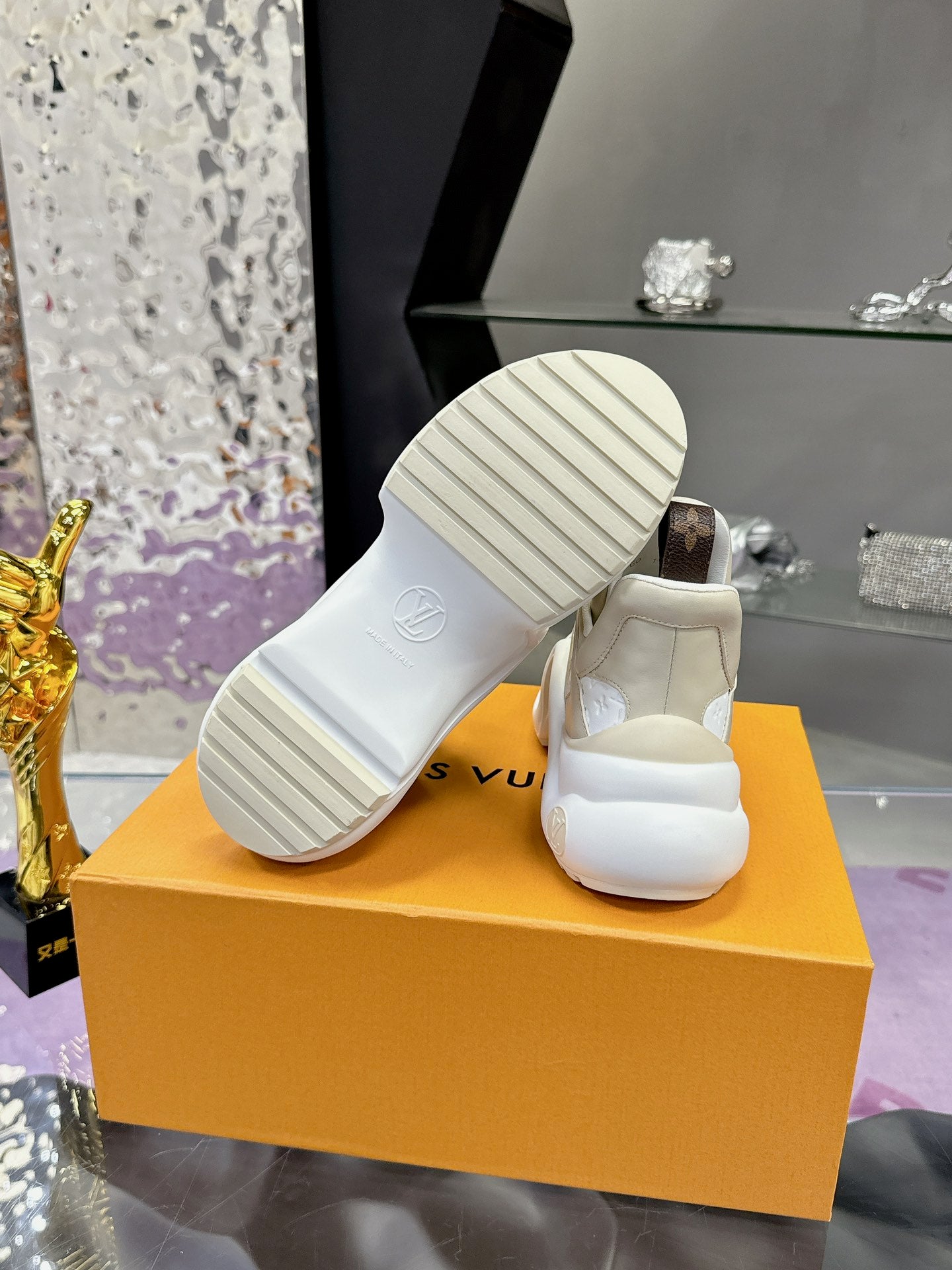 Louis Vuitton sneakers 257