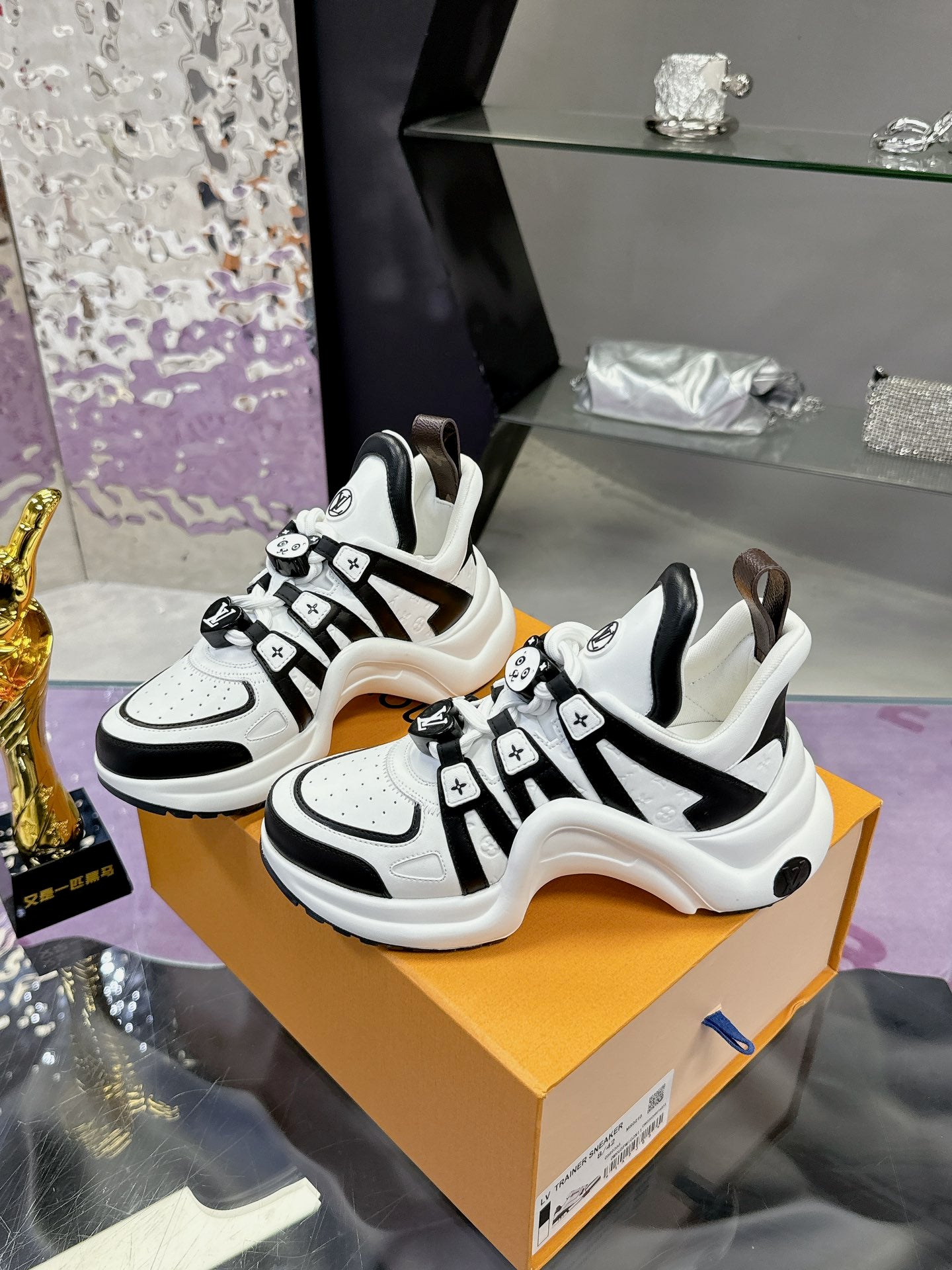 Louis Vuitton sneakers 258