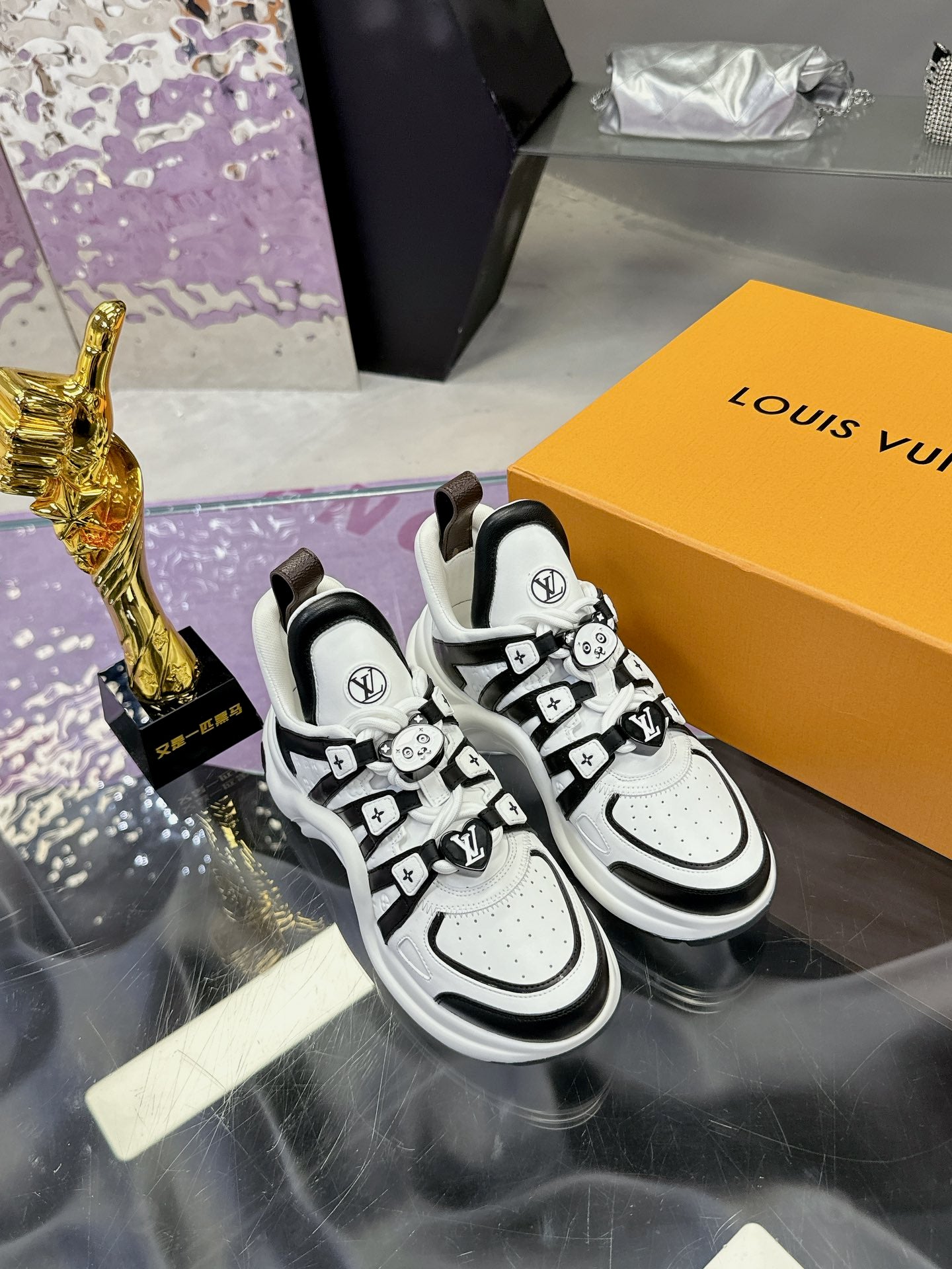 Louis Vuitton sneakers 258
