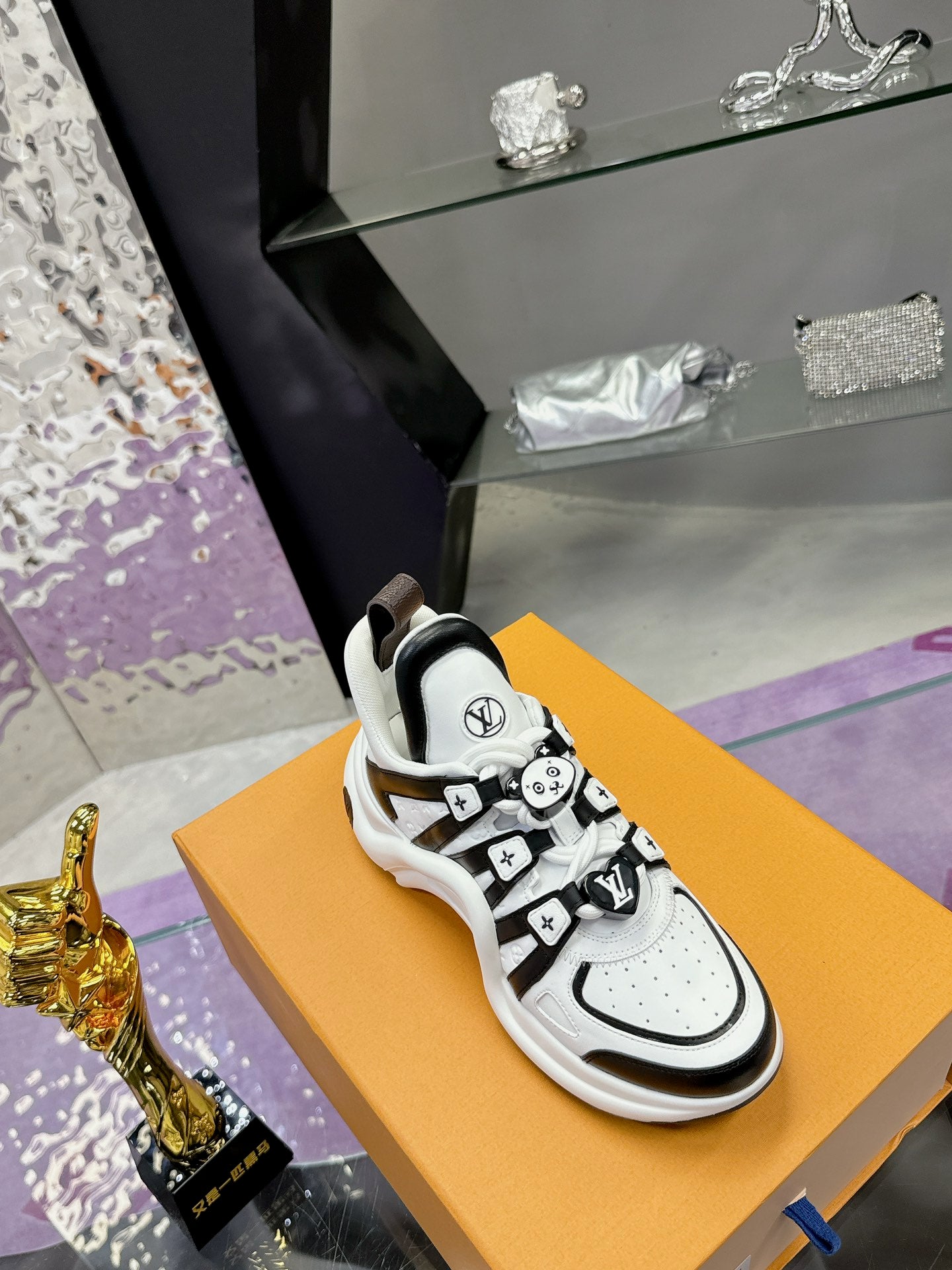 Louis Vuitton sneakers 258