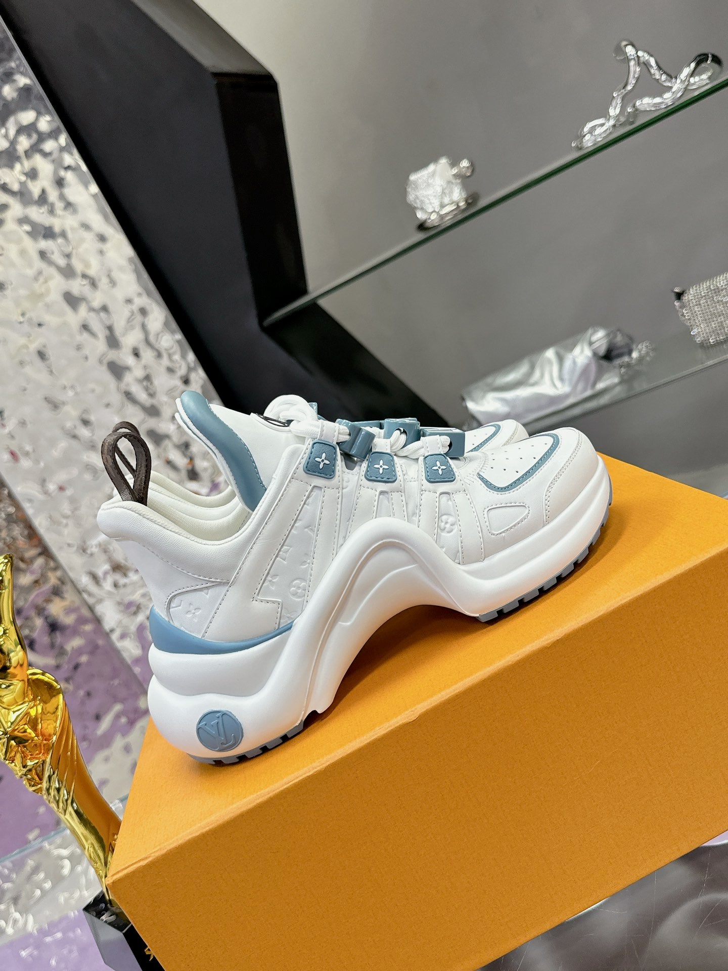 Louis Vuitton sneakers 259