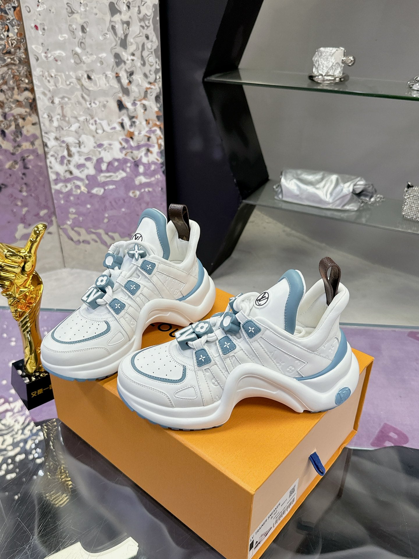 Louis Vuitton sneakers 259