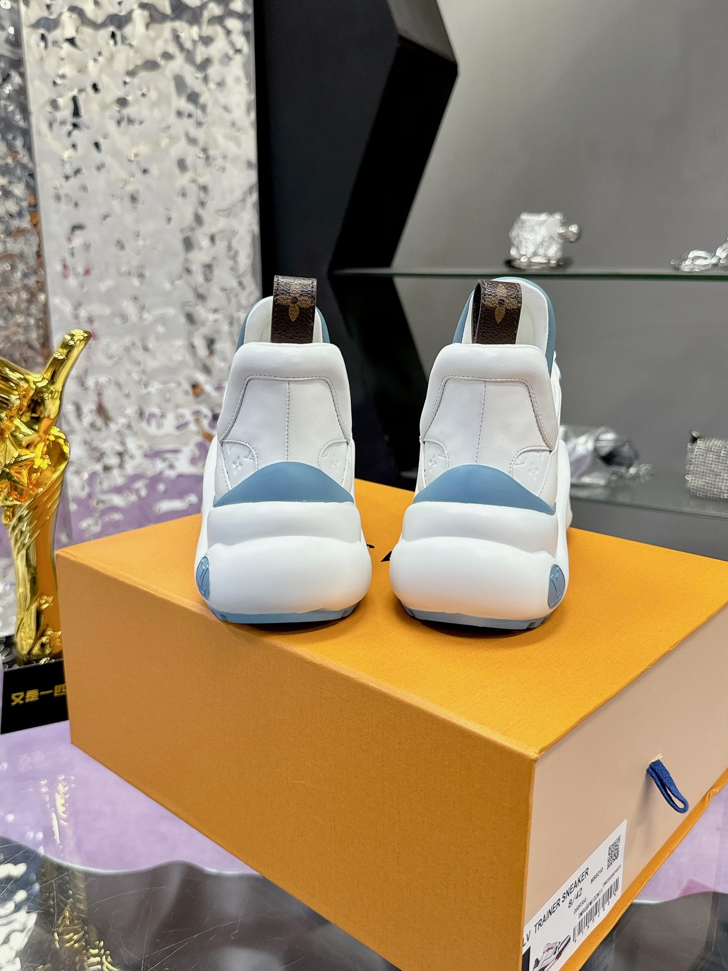Louis Vuitton sneakers 259