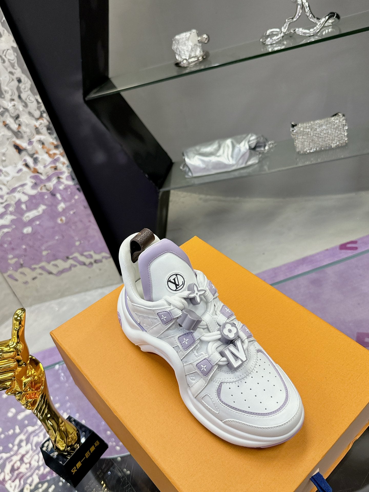 Louis Vuitton sneakers 260