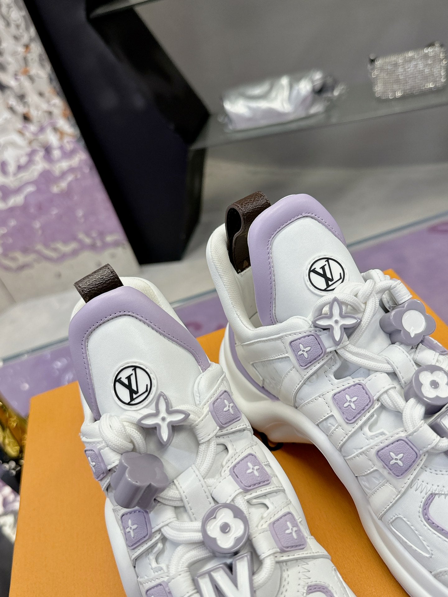Louis Vuitton sneakers 260