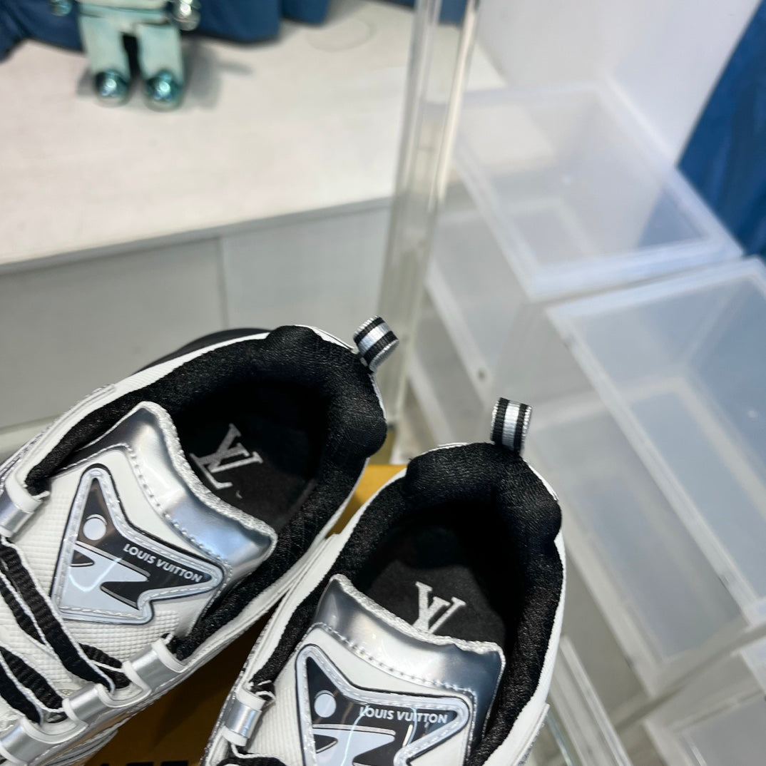 Louis Vuitton sneakers 265