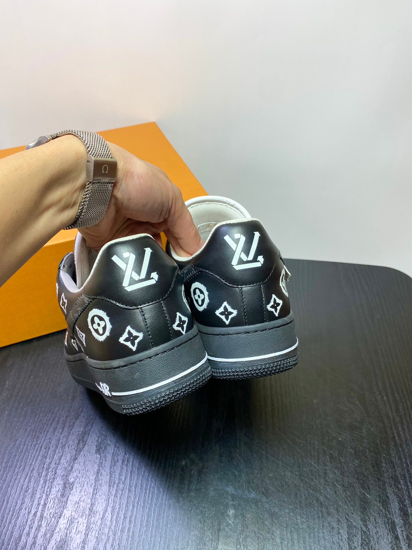 Louis Vuitton sneakers 270