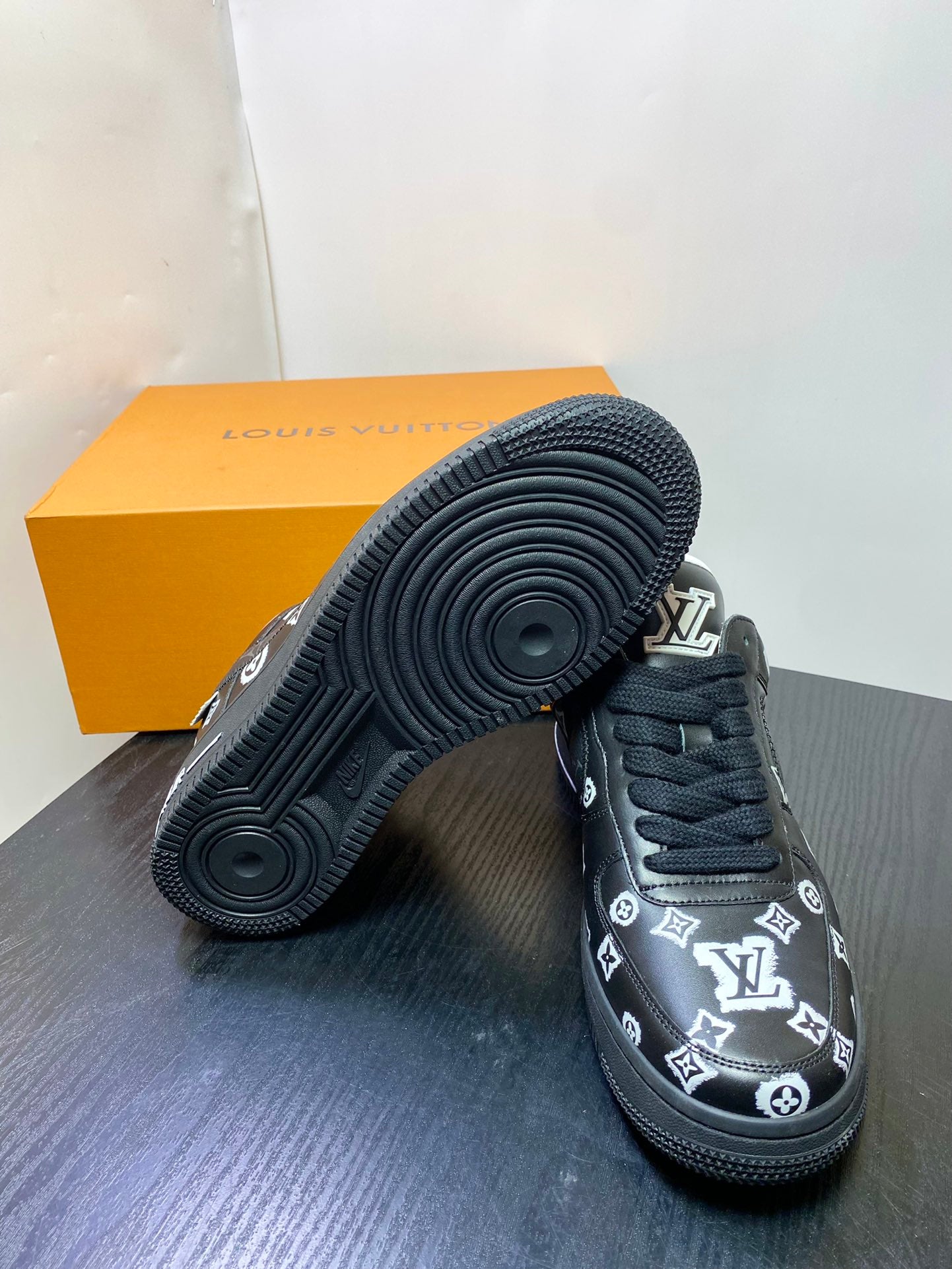 Louis Vuitton sneakers 270