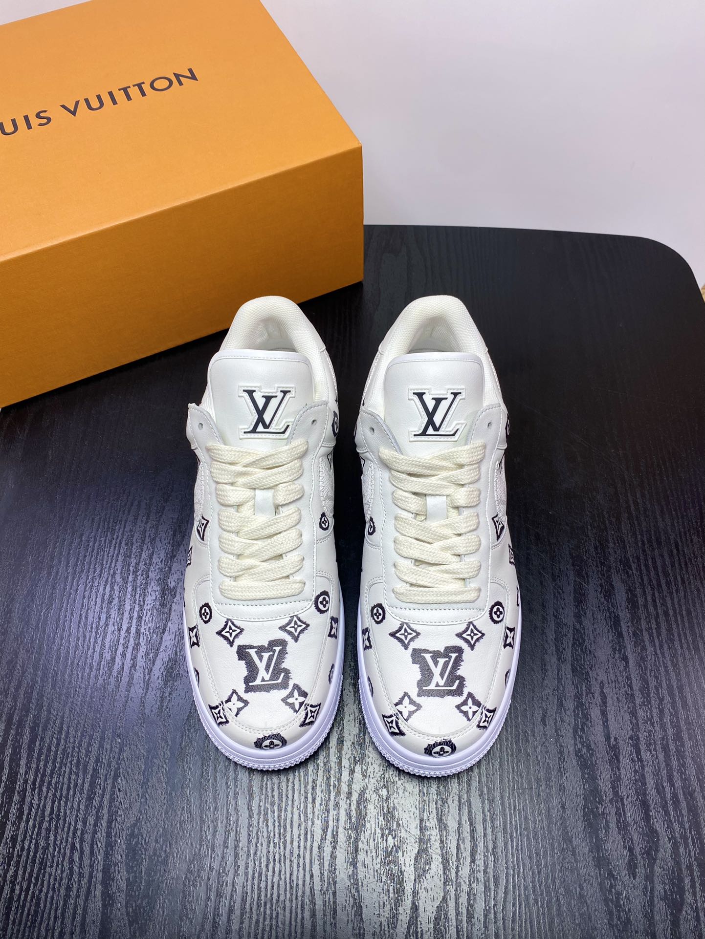 Louis Vuitton sneakers 271