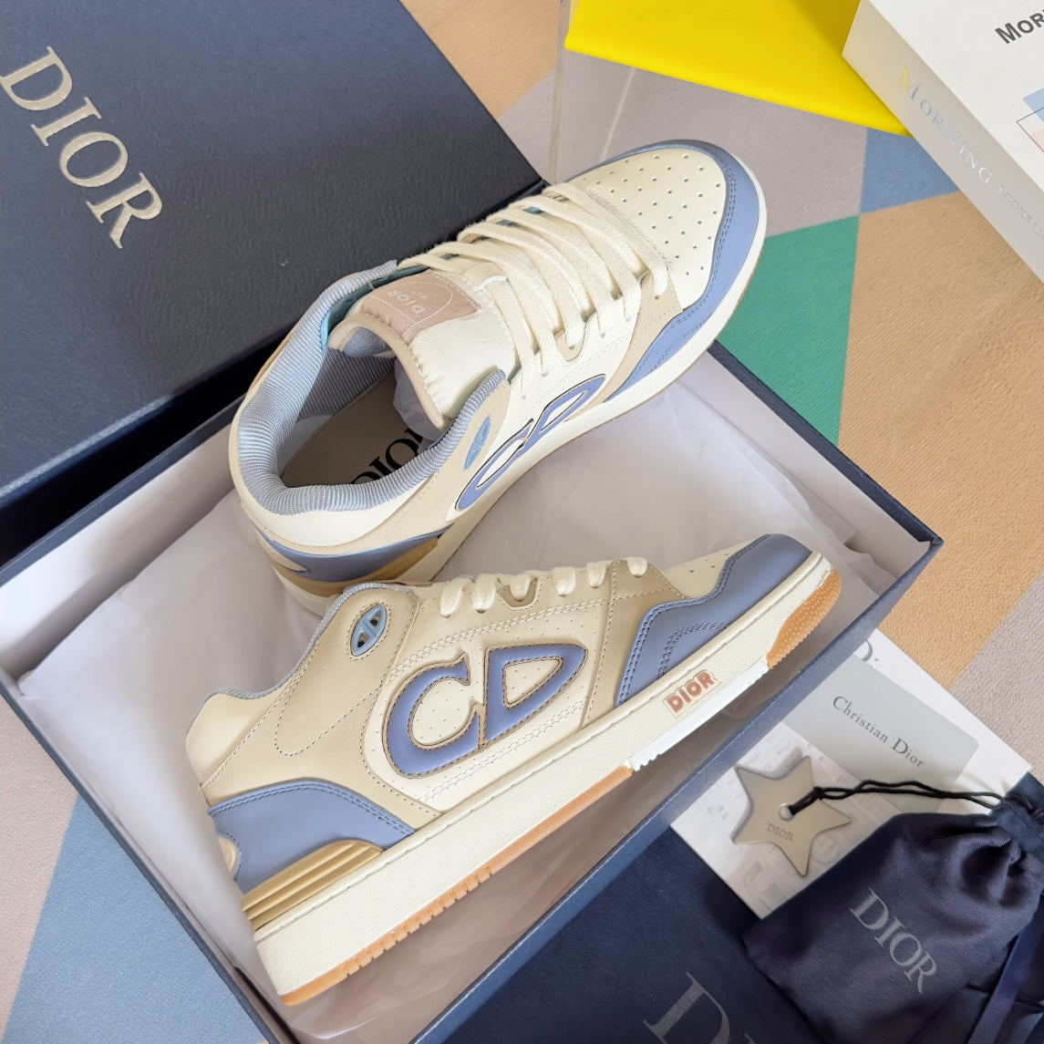 DIOR sneakers 100