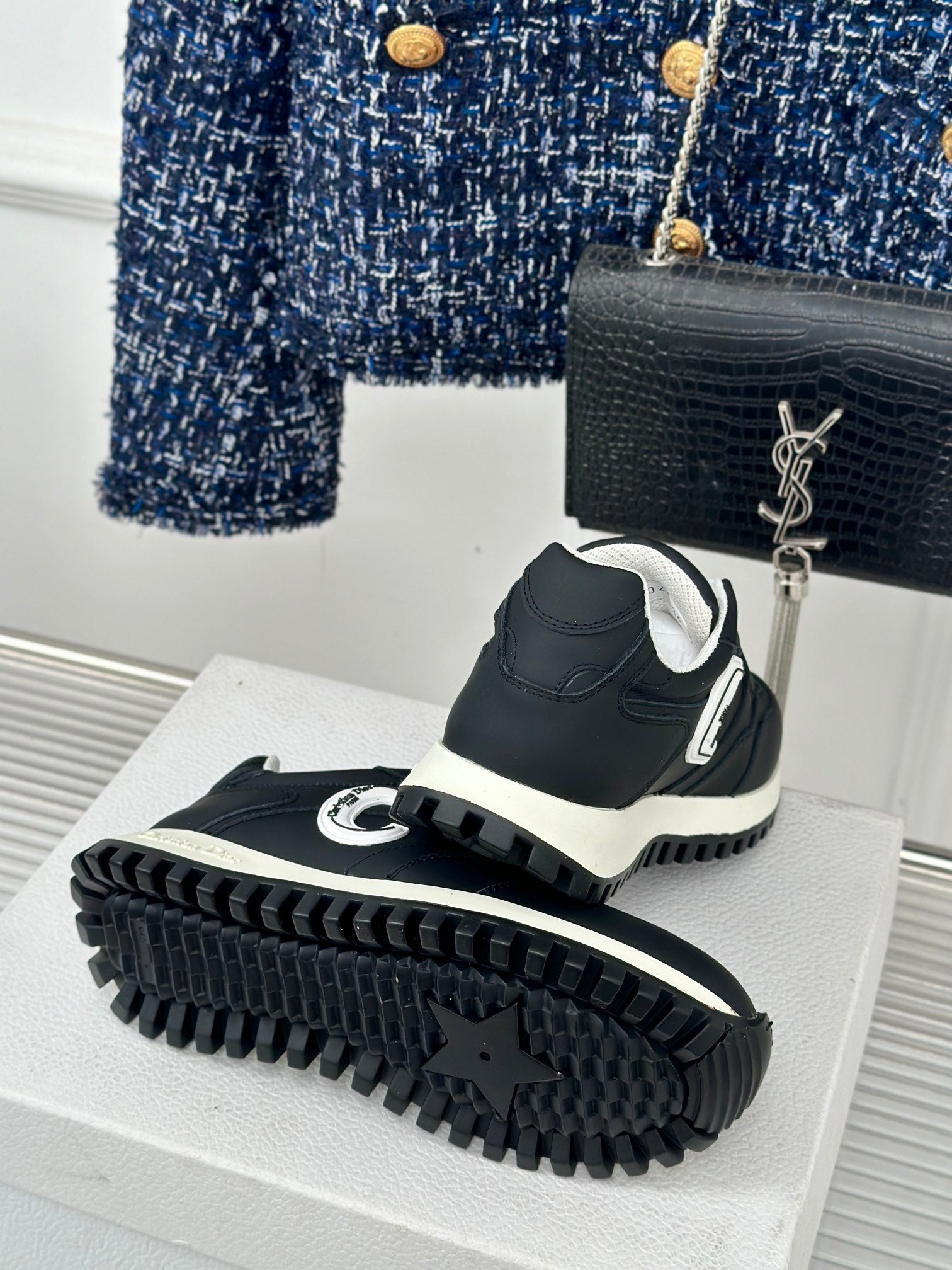 DIOR sneakers 102