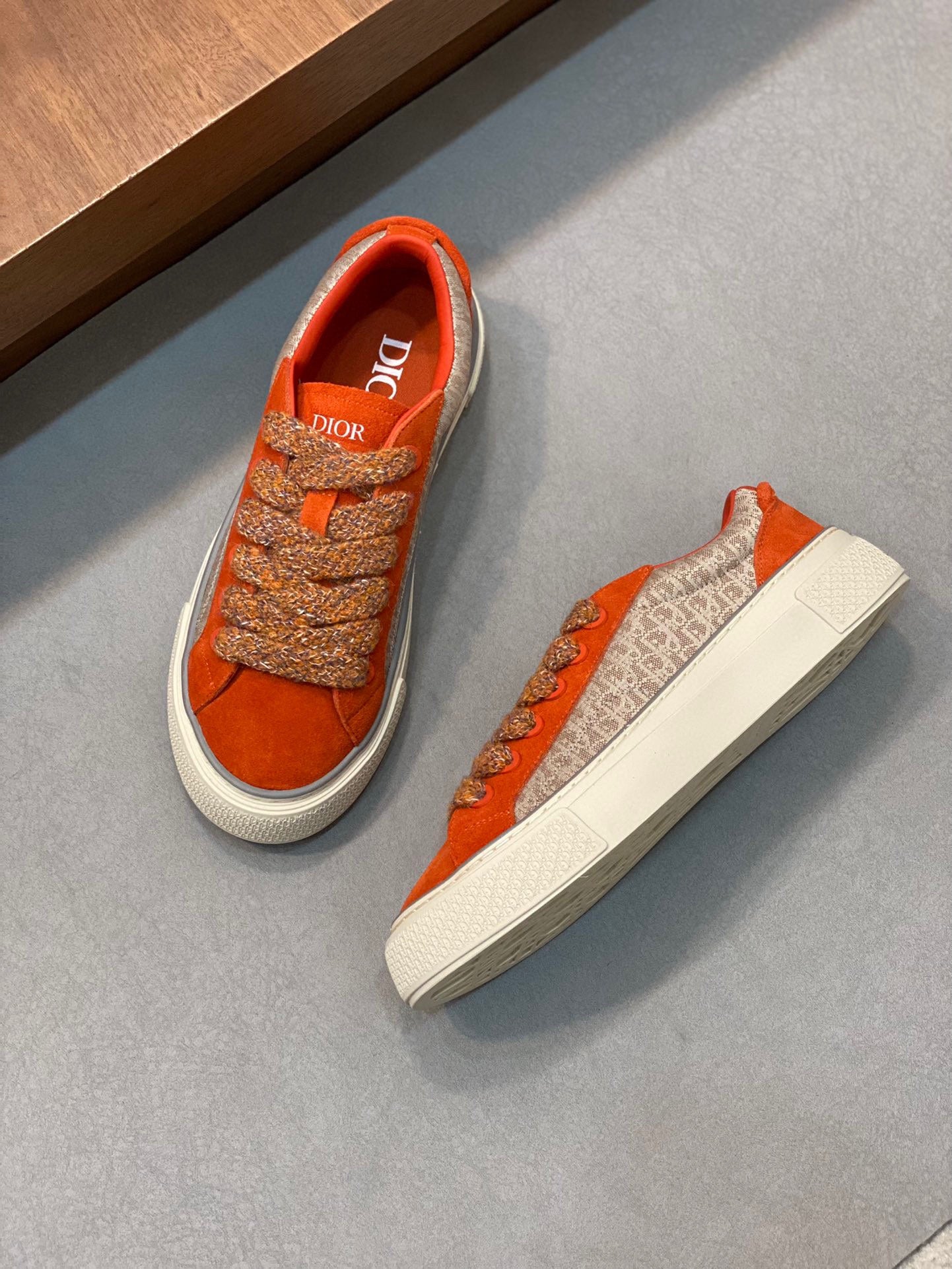 DIOR sneakers 105