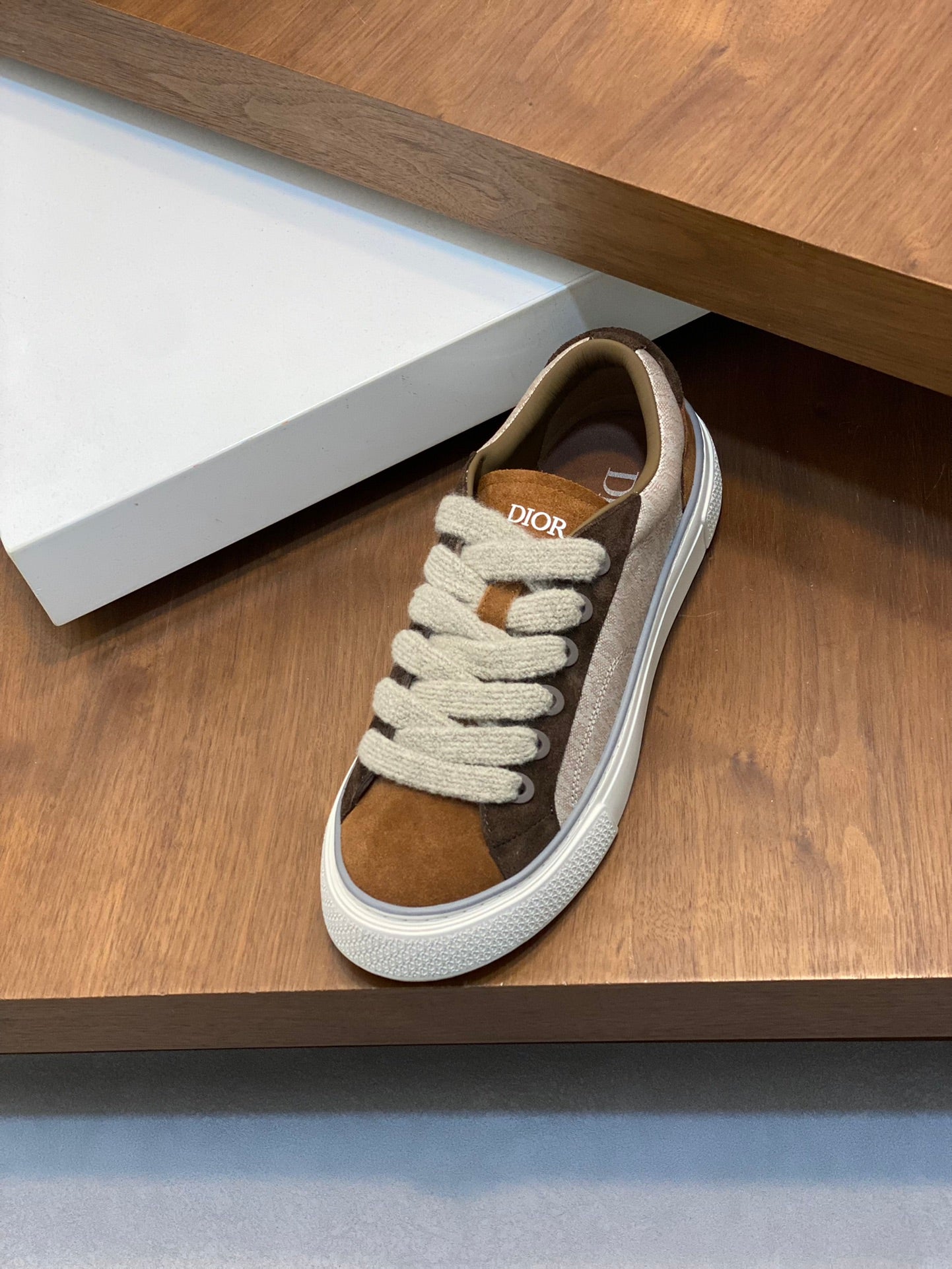 DIOR sneakers 108
