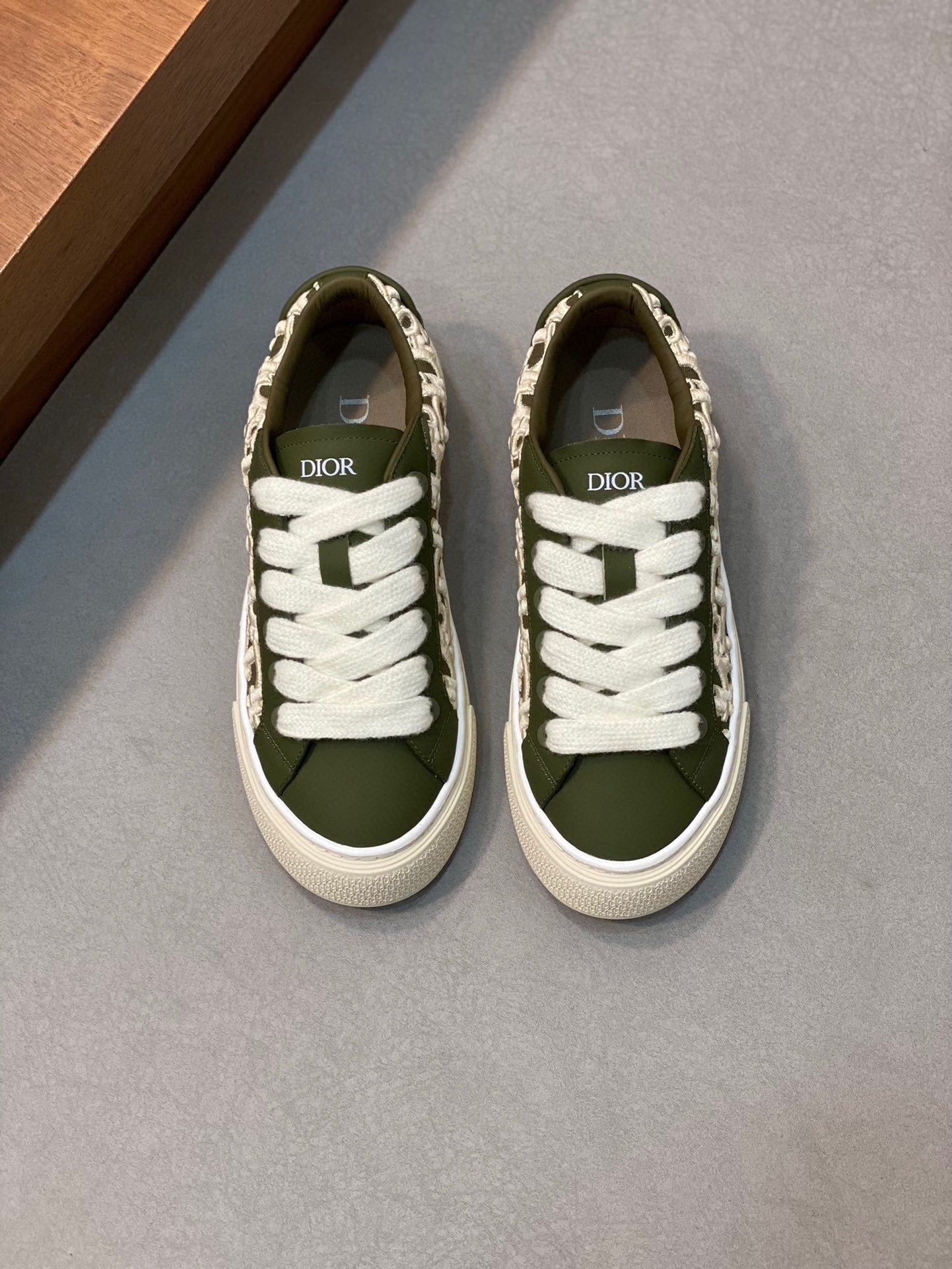 DIOR sneakers 109