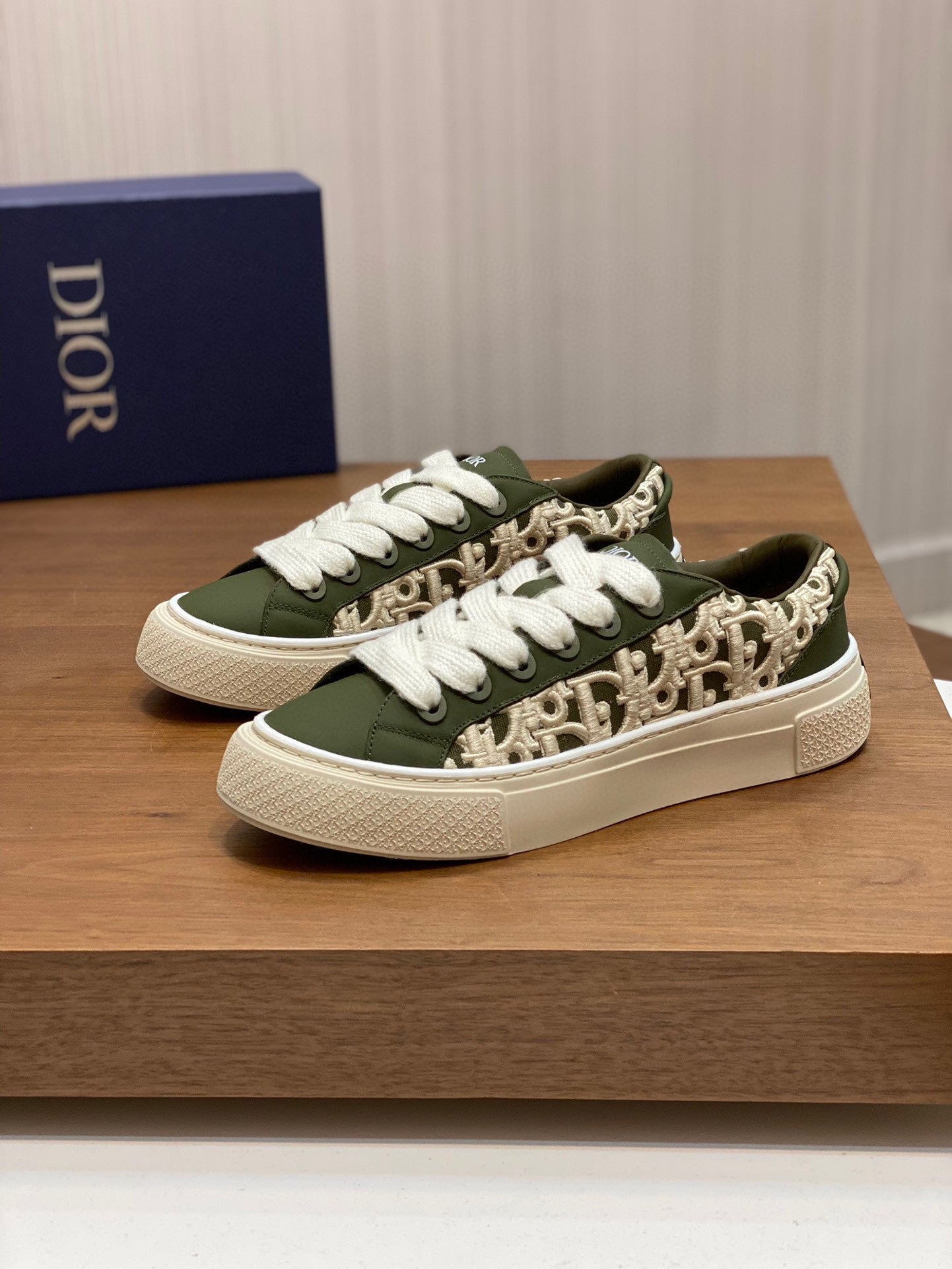 DIOR sneakers 109