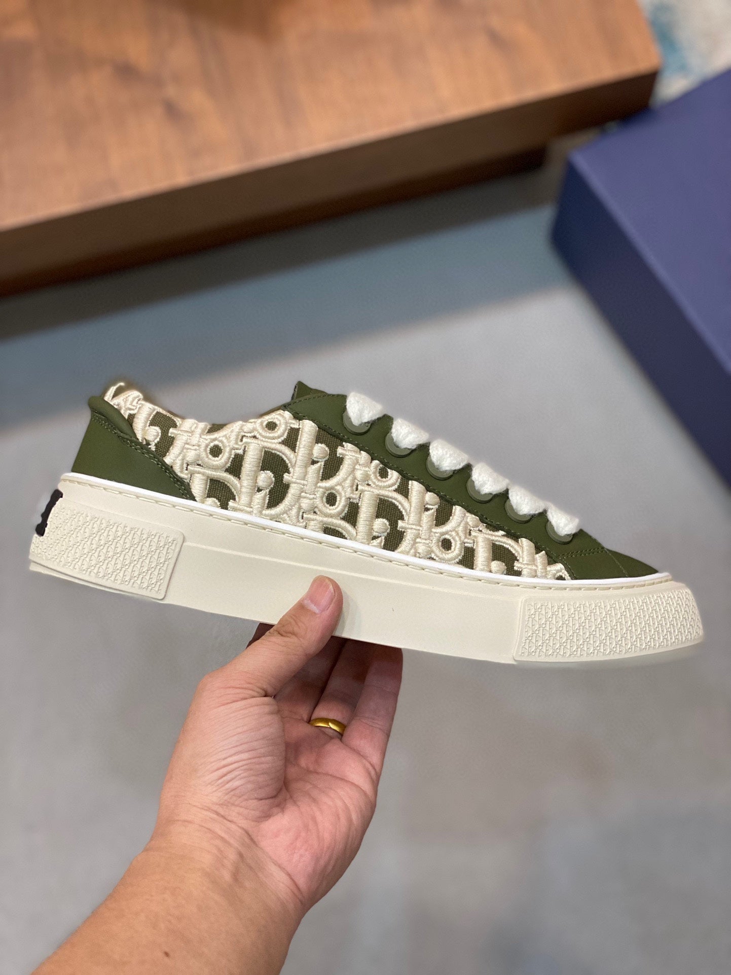 DIOR sneakers 109