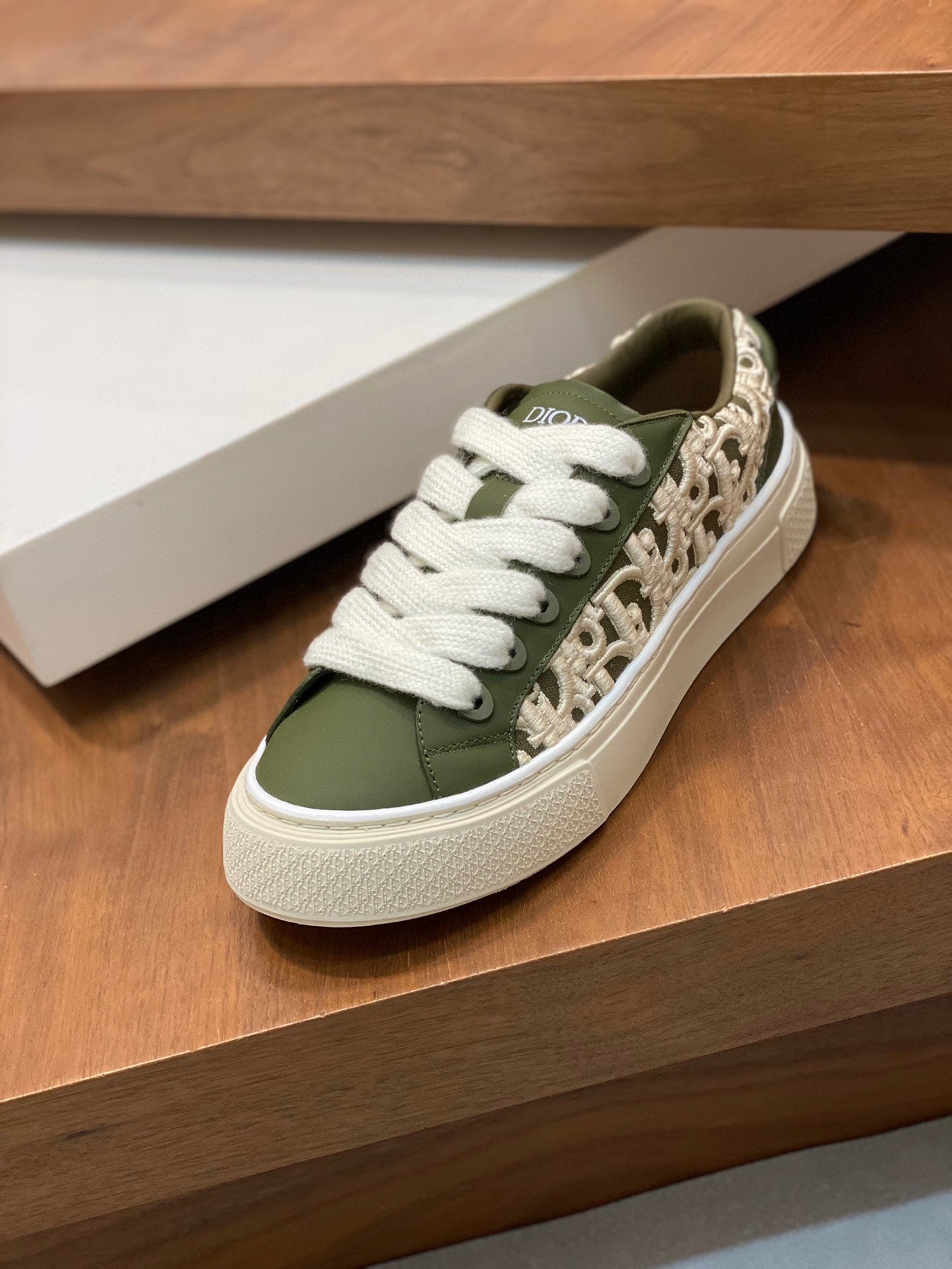 DIOR sneakers 109
