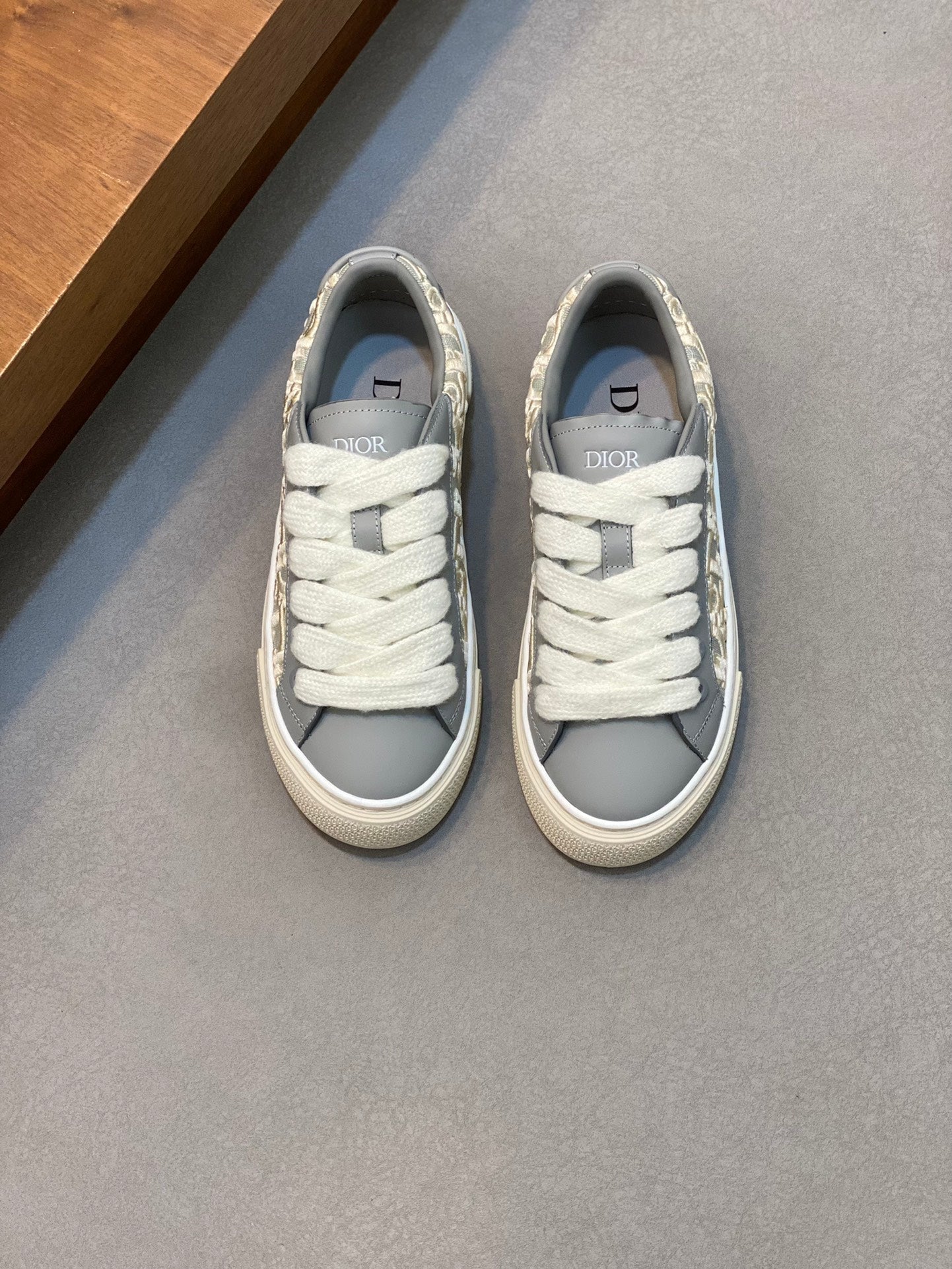 DIOR sneakers 110