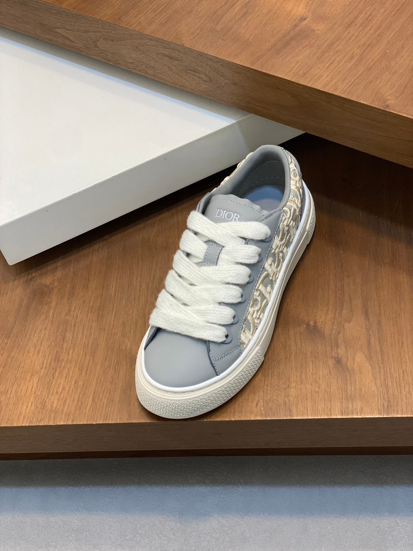 DIOR sneakers 110