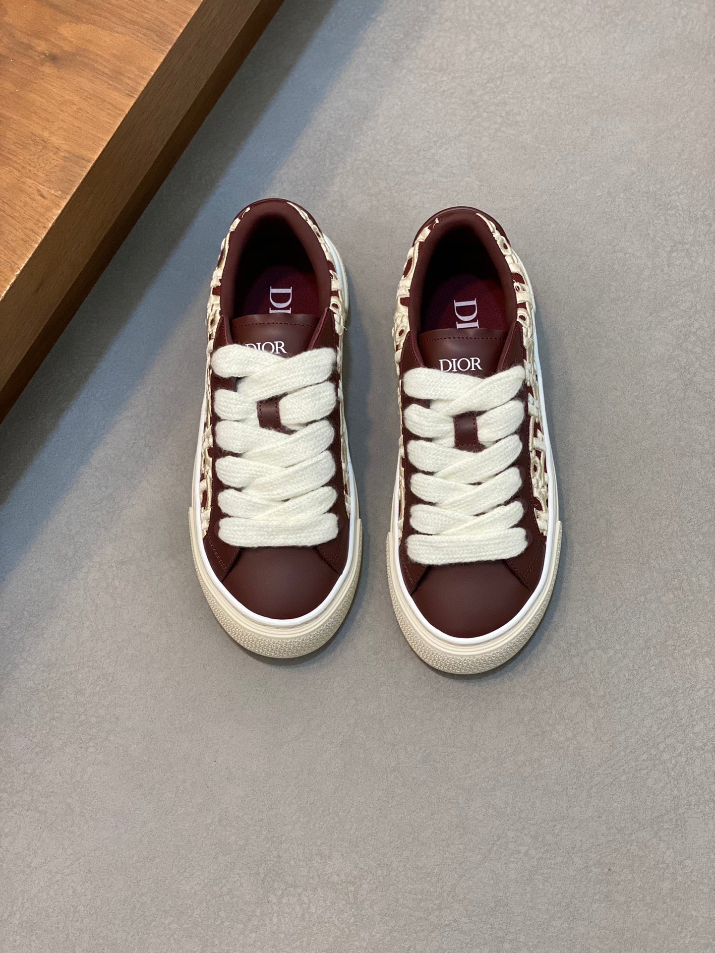 DIOR sneakers 111