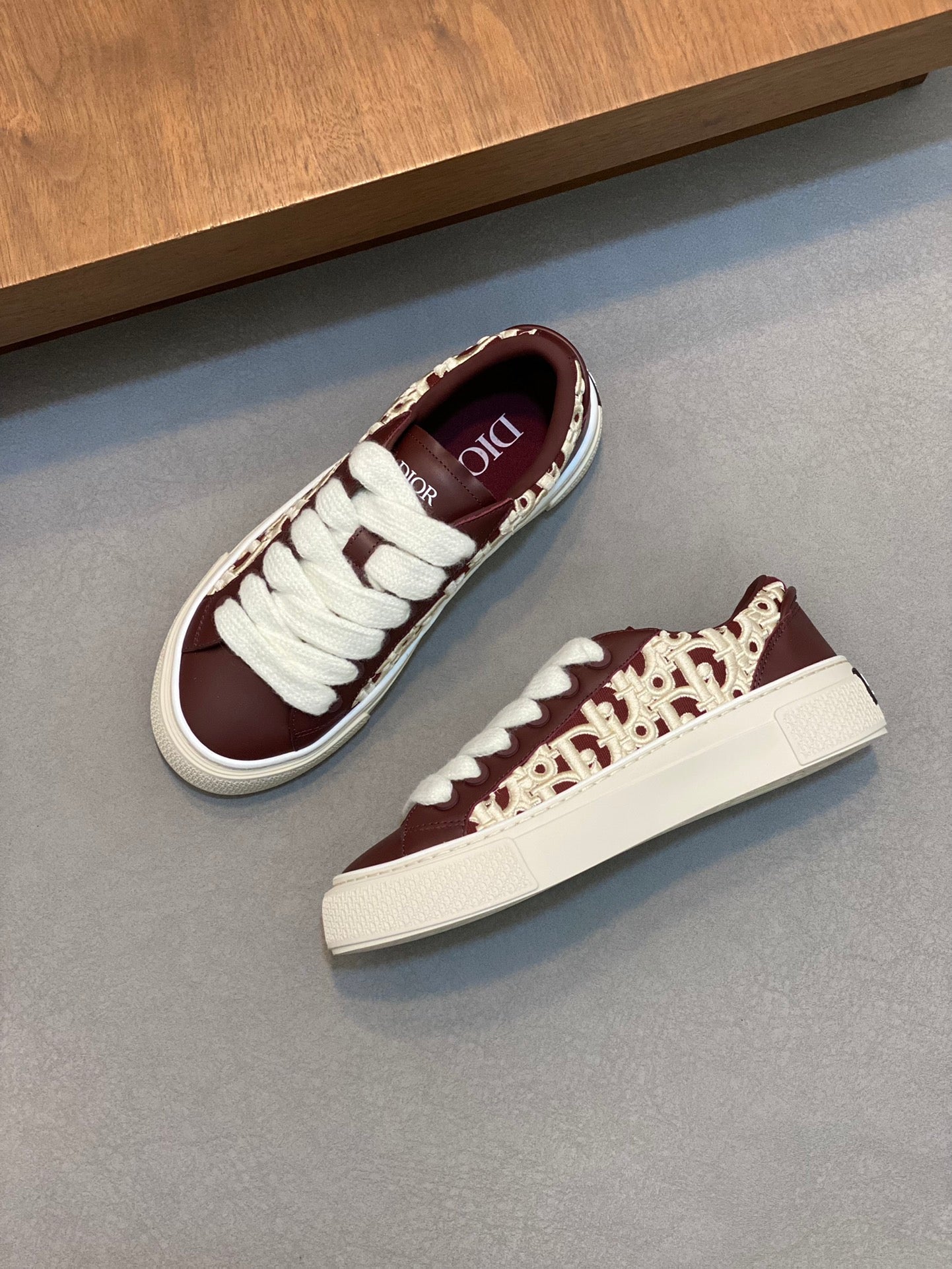 DIOR sneakers 111