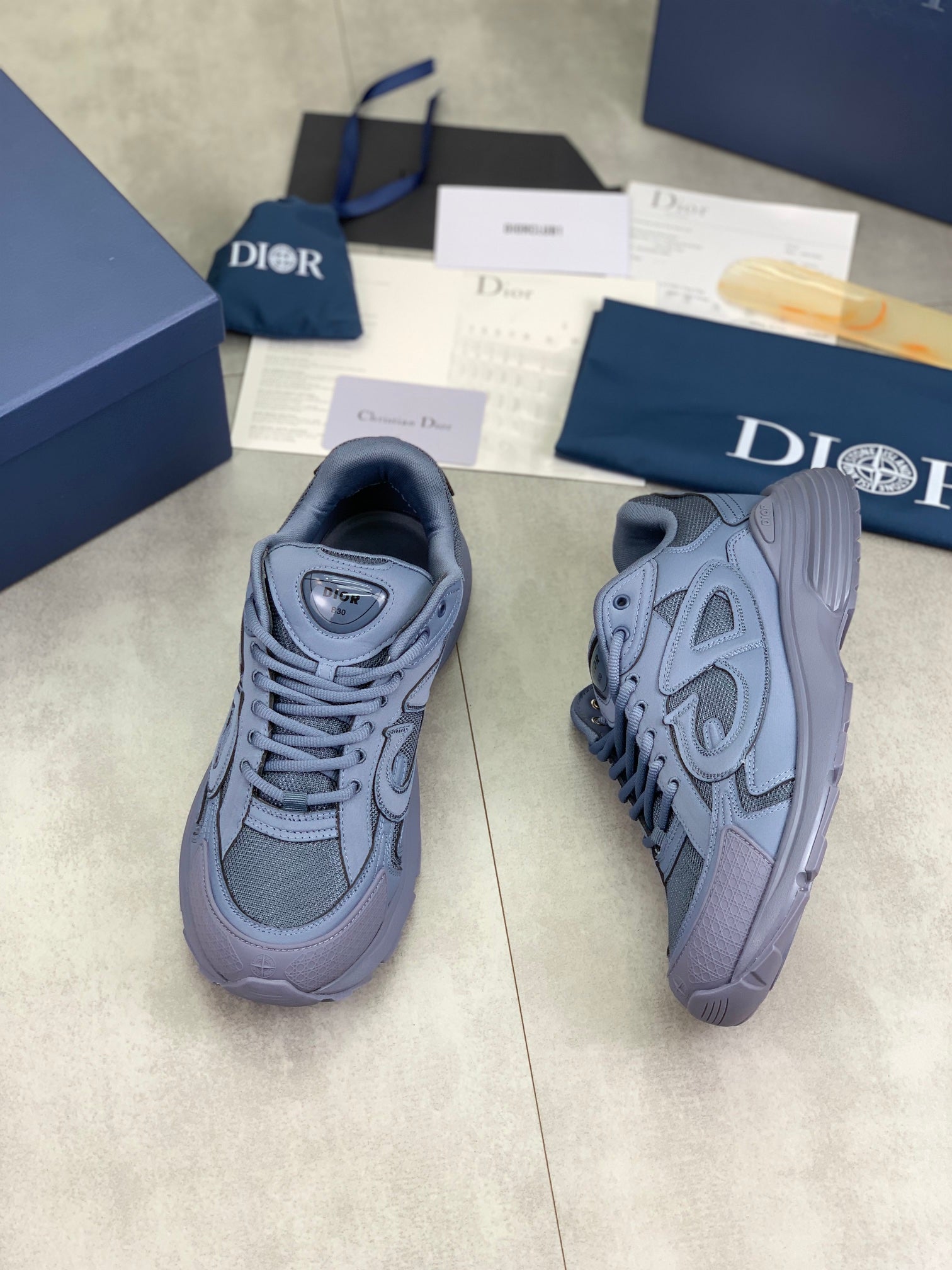 DIOR sneakers 112