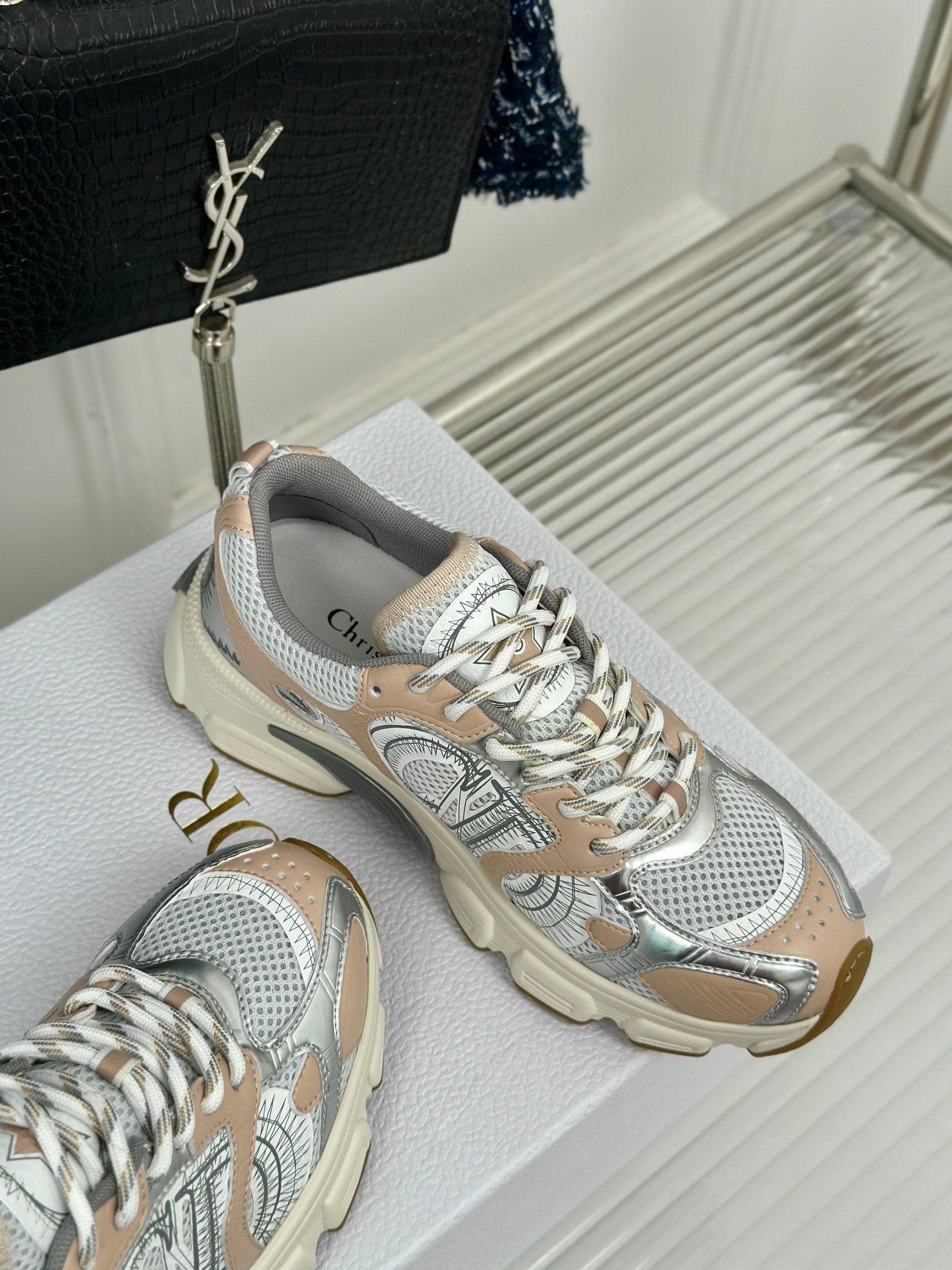 DIOR sneakers 119