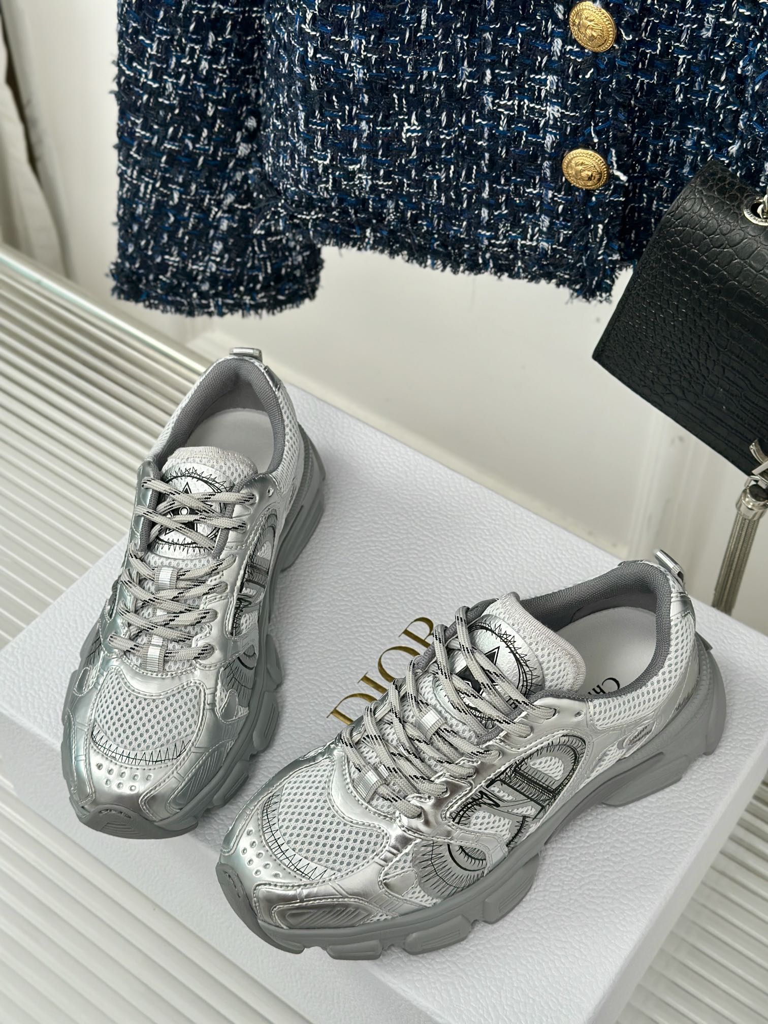 DIOR sneakers 122