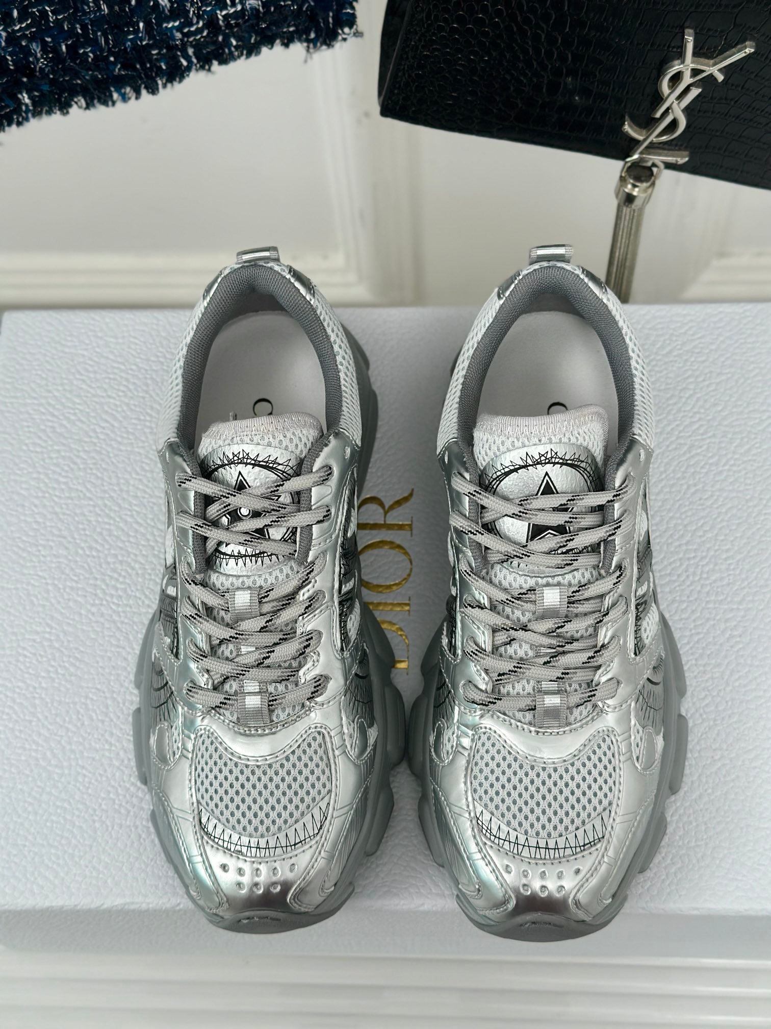 DIOR sneakers 122