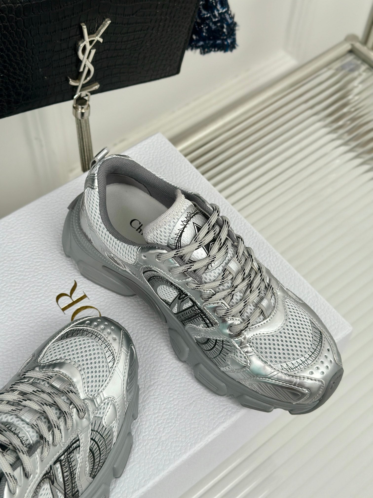 DIOR sneakers 122