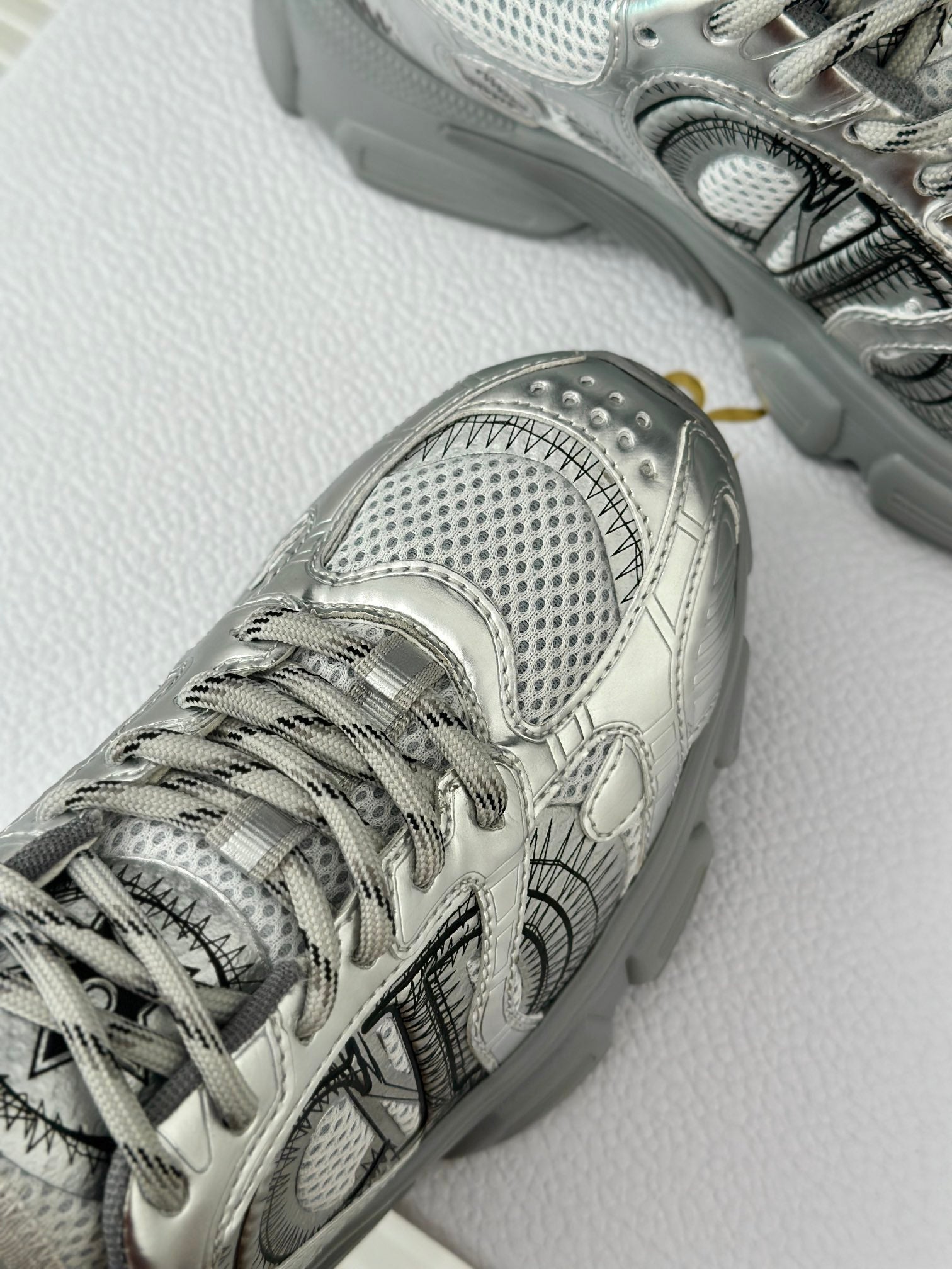 DIOR sneakers 122