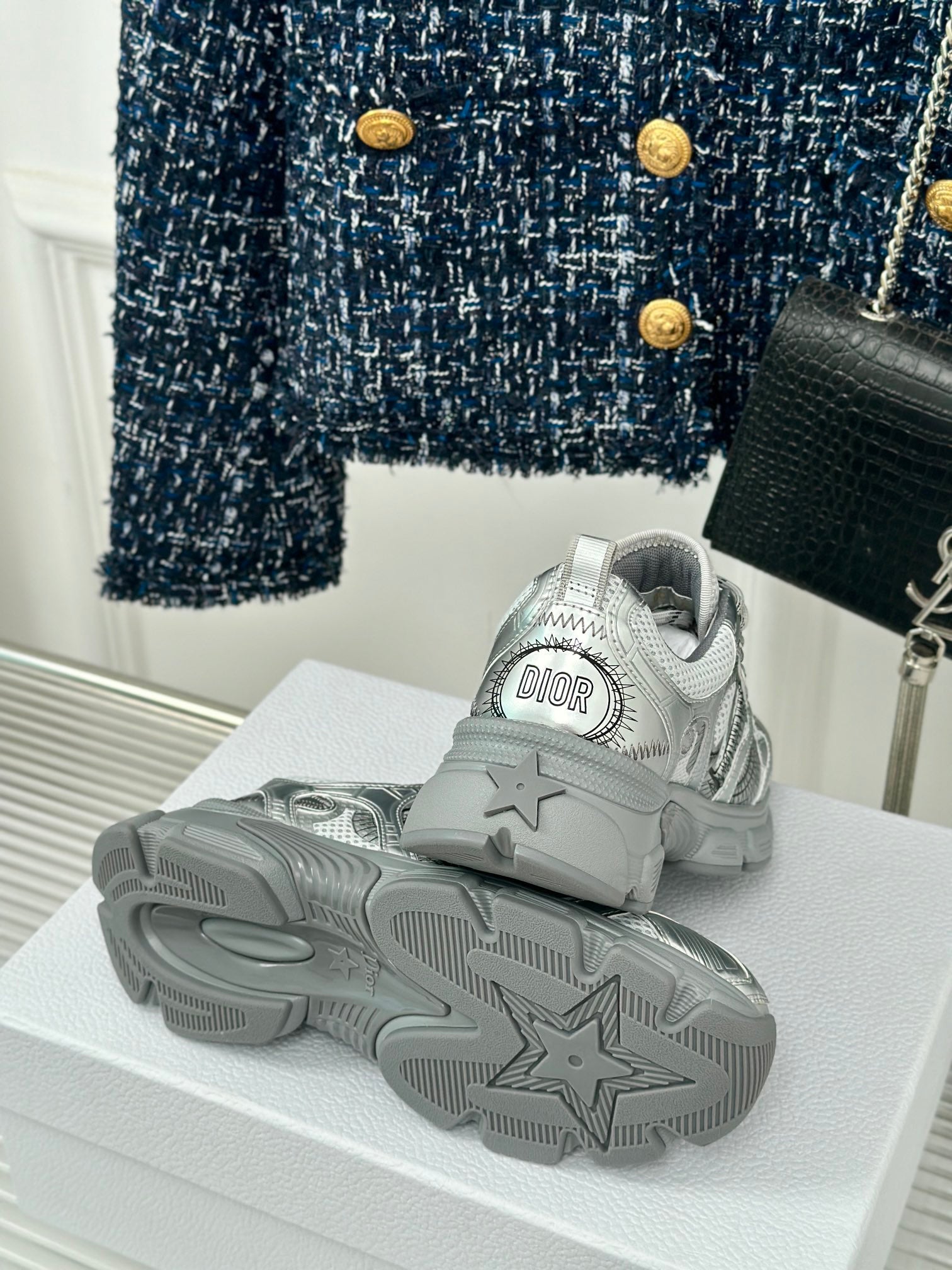 DIOR sneakers 122