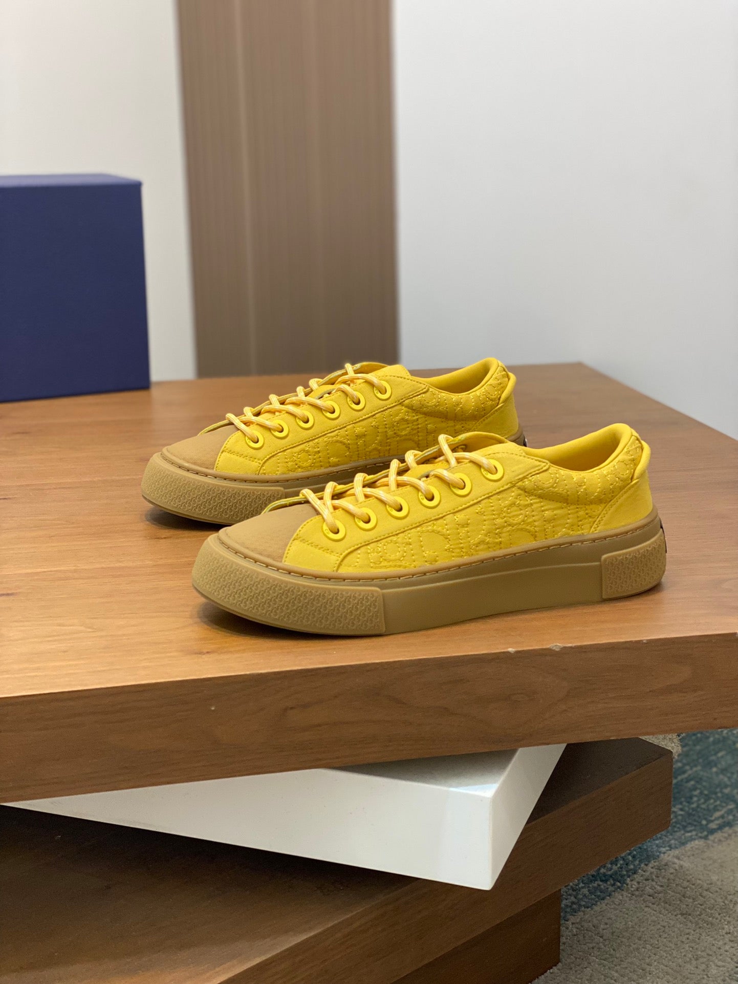 DIOR sneakers 124