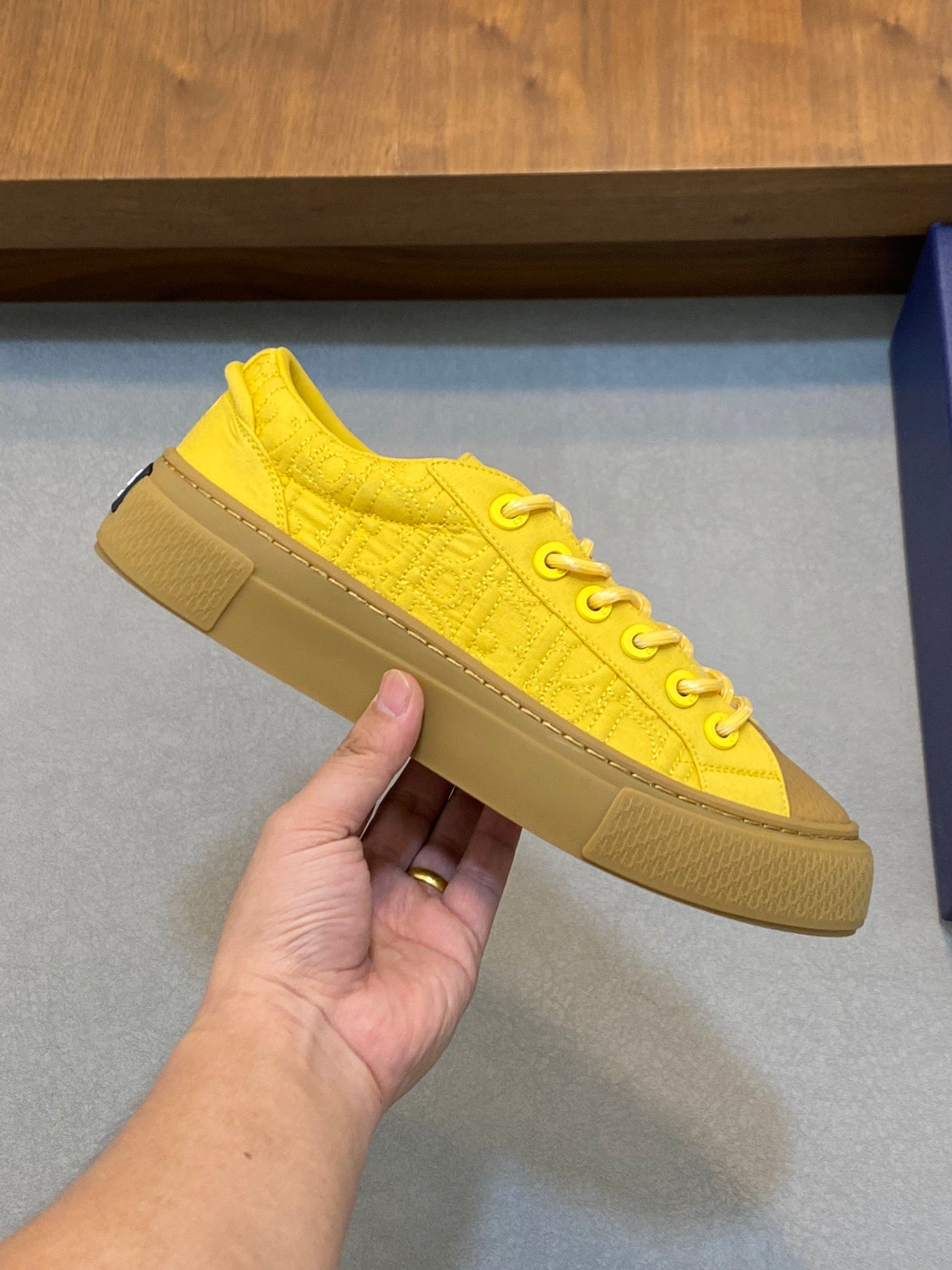 DIOR sneakers 124