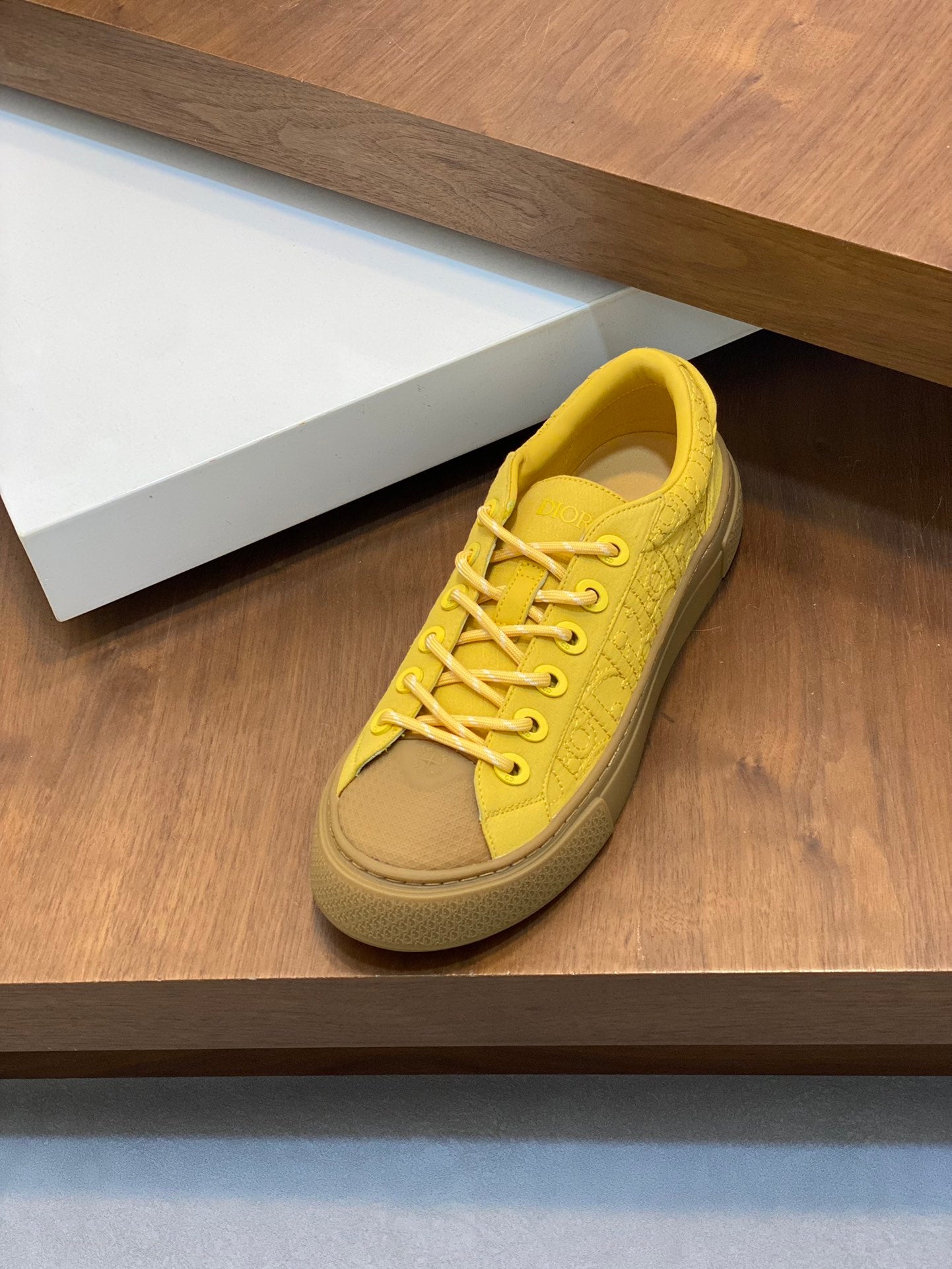 DIOR sneakers 124