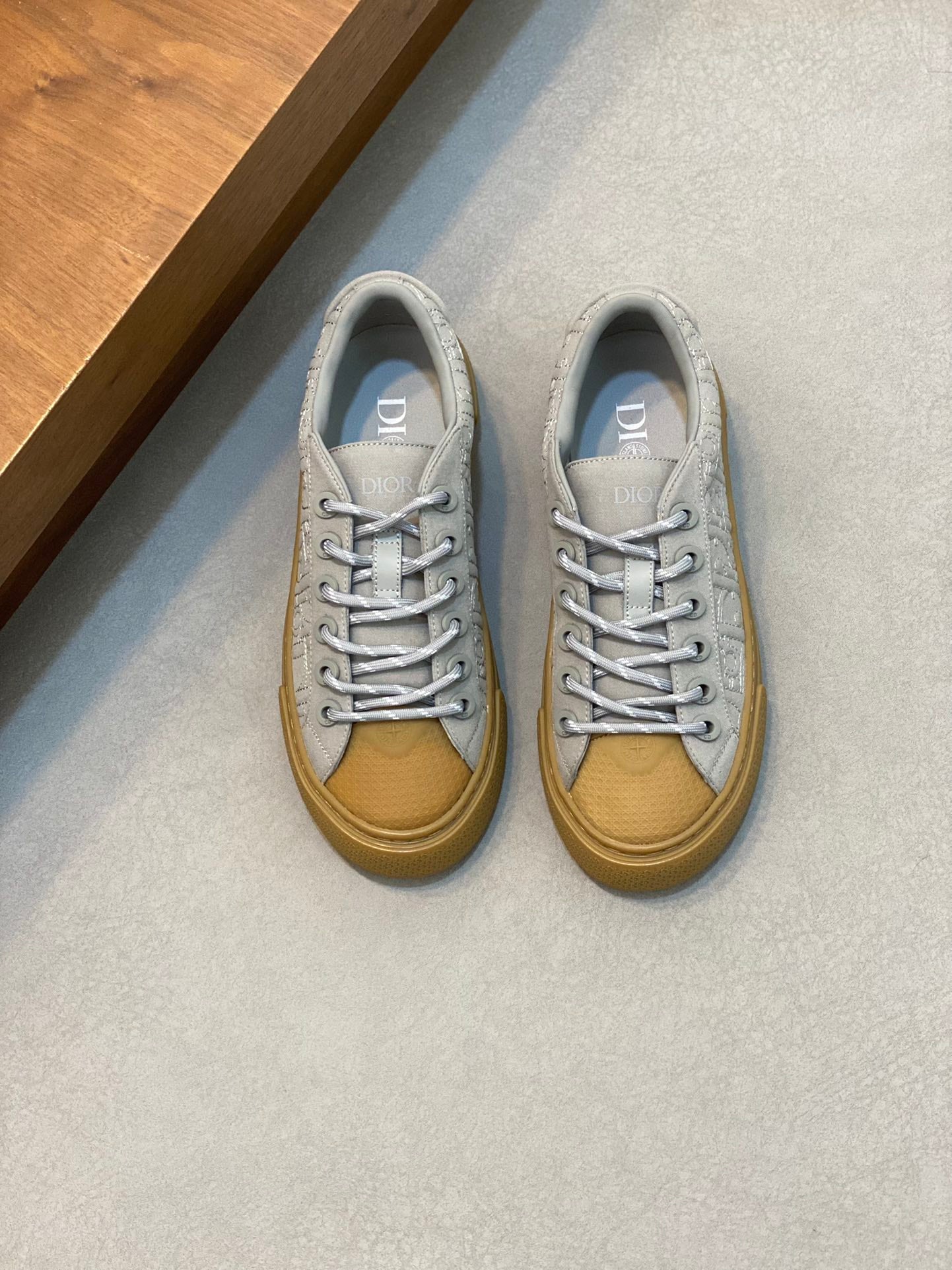 DIOR sneakers 125