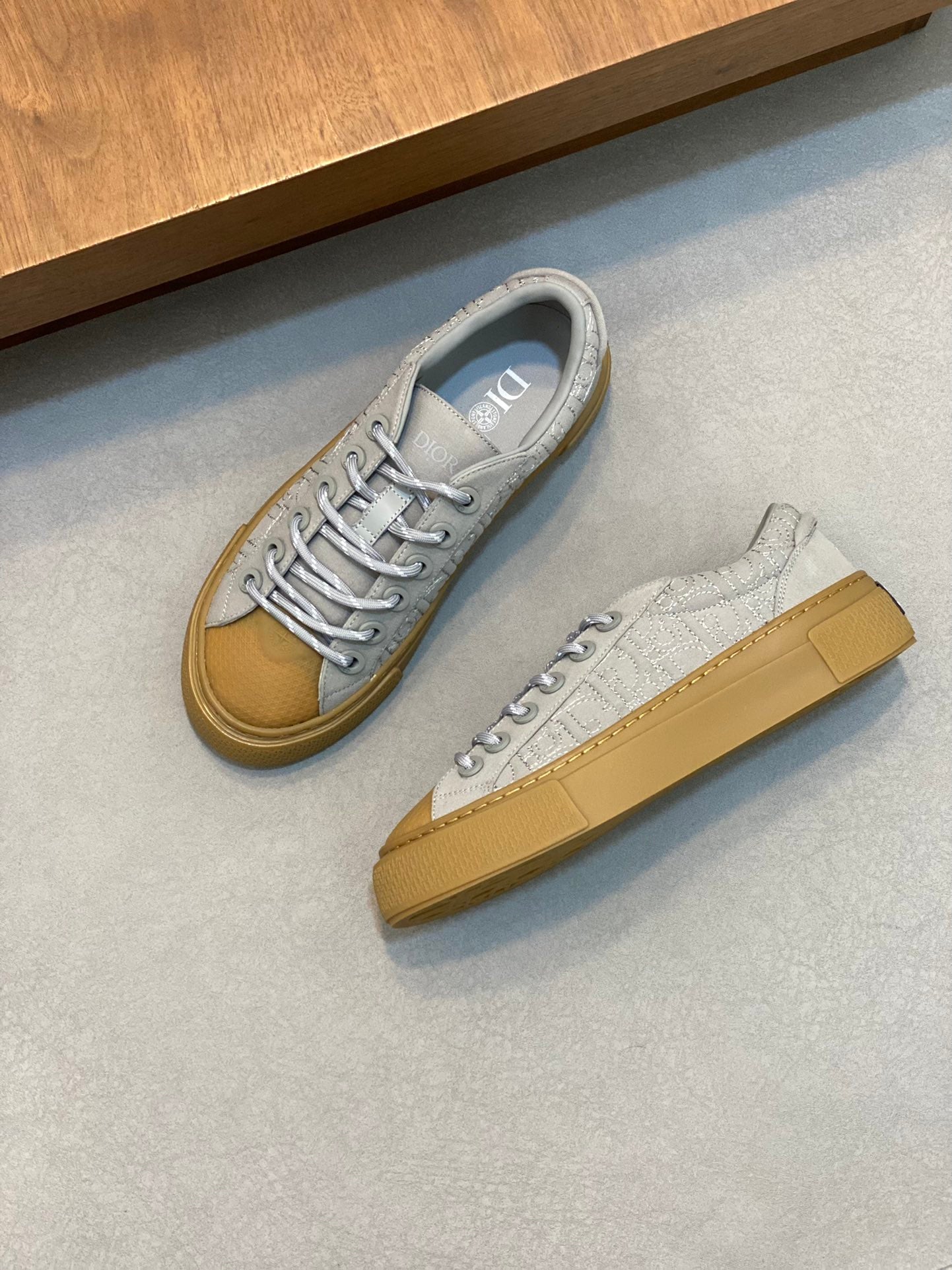 DIOR sneakers 125