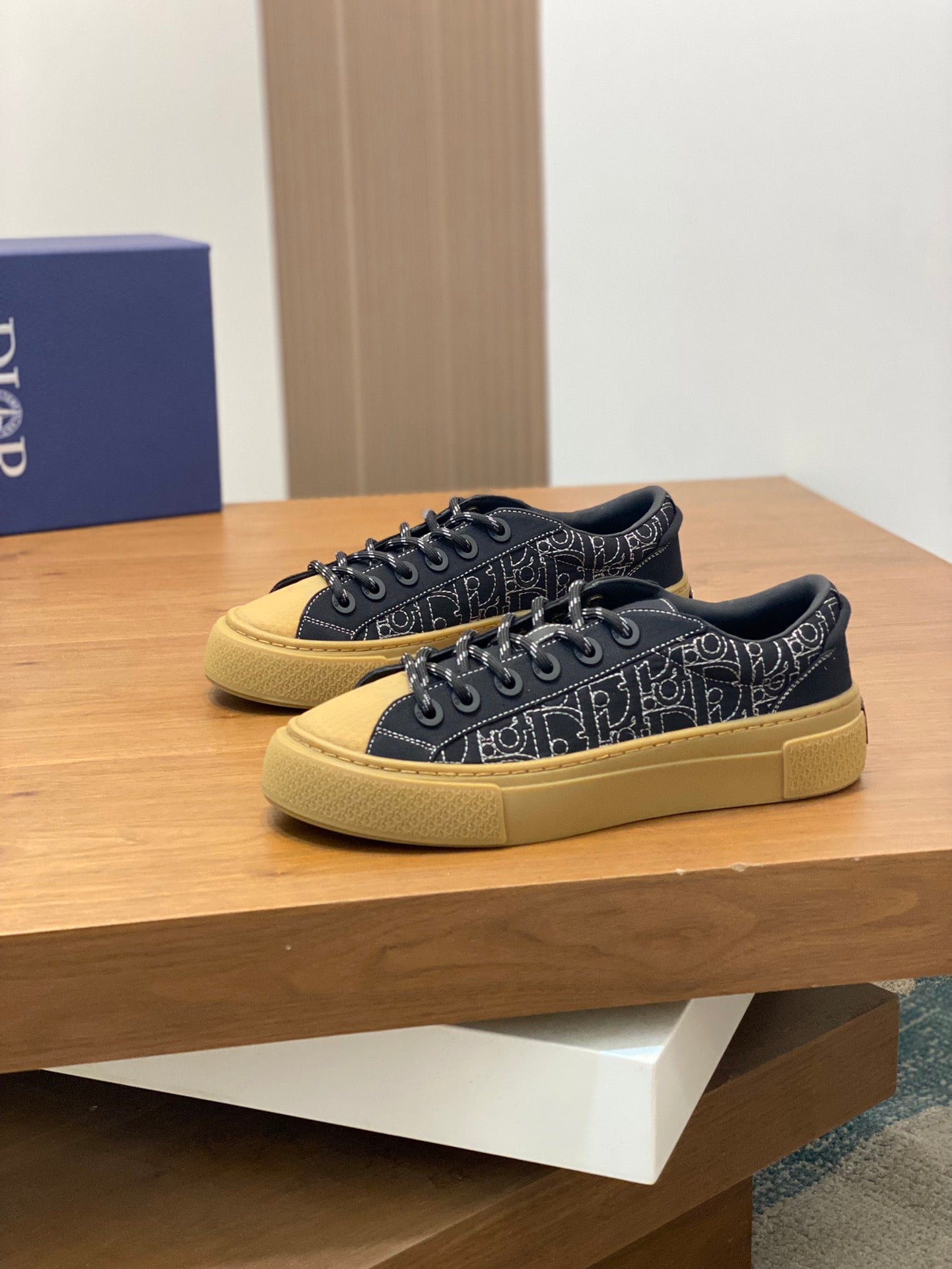 DIOR sneakers 126