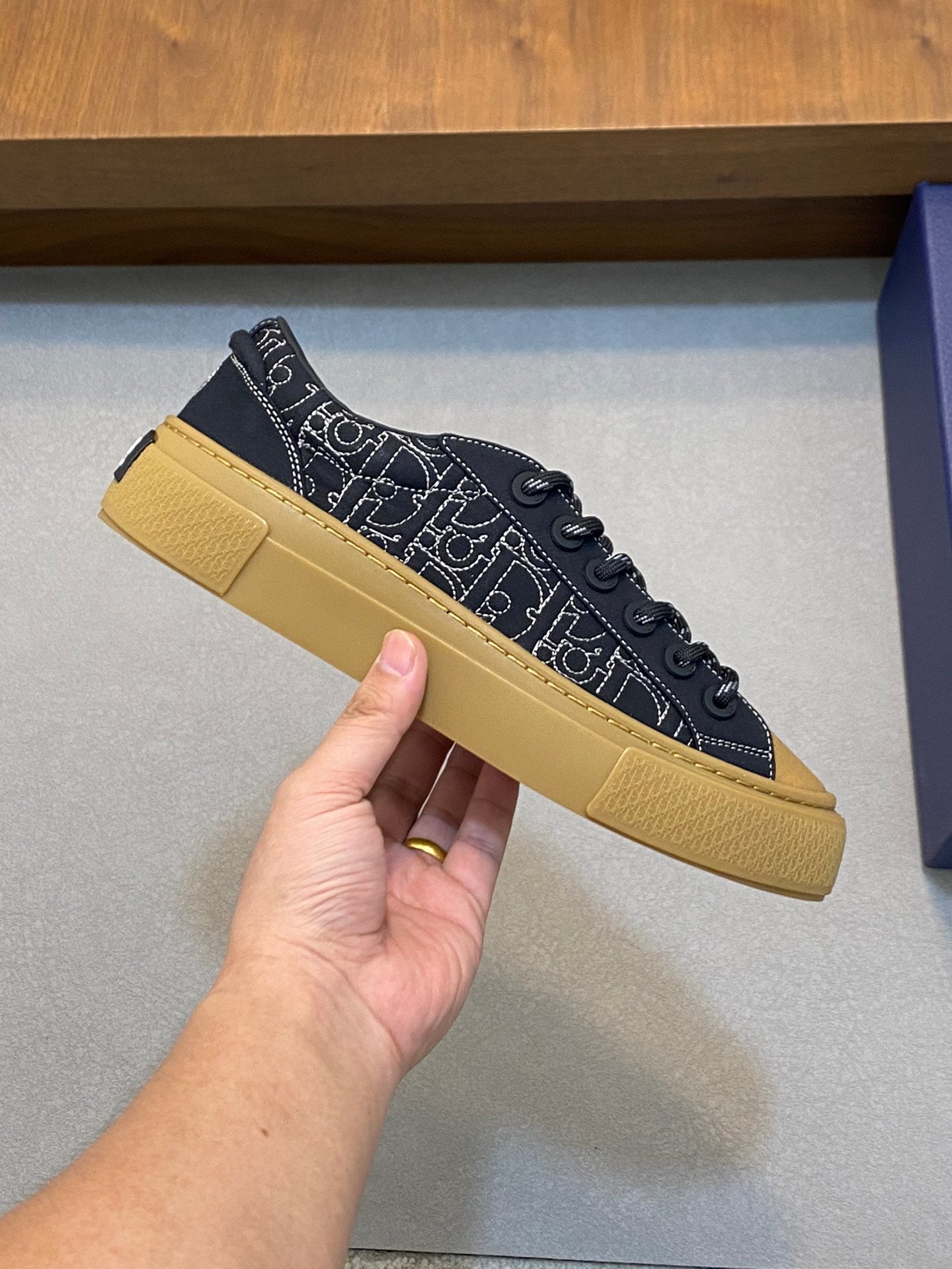 DIOR sneakers 126