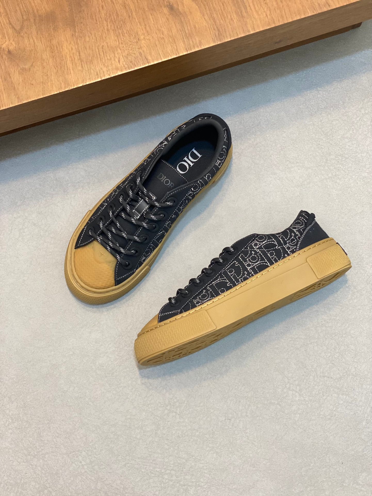 DIOR sneakers 126