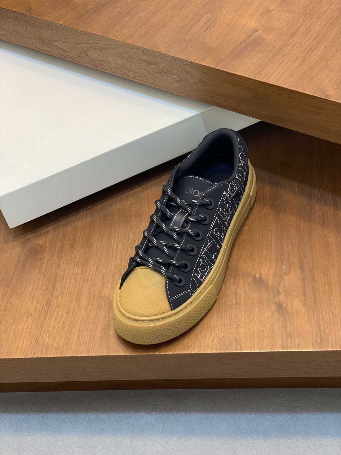 DIOR sneakers 126