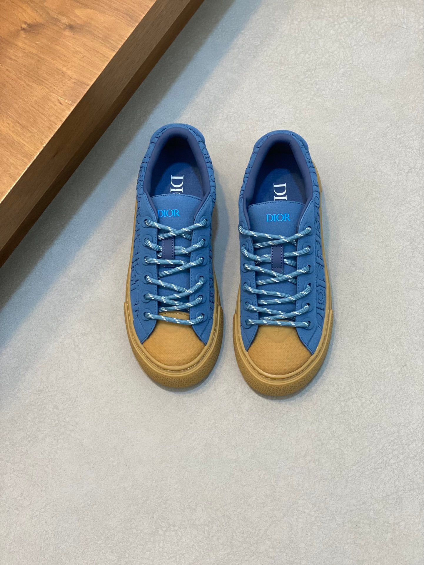 DIOR sneakers 129