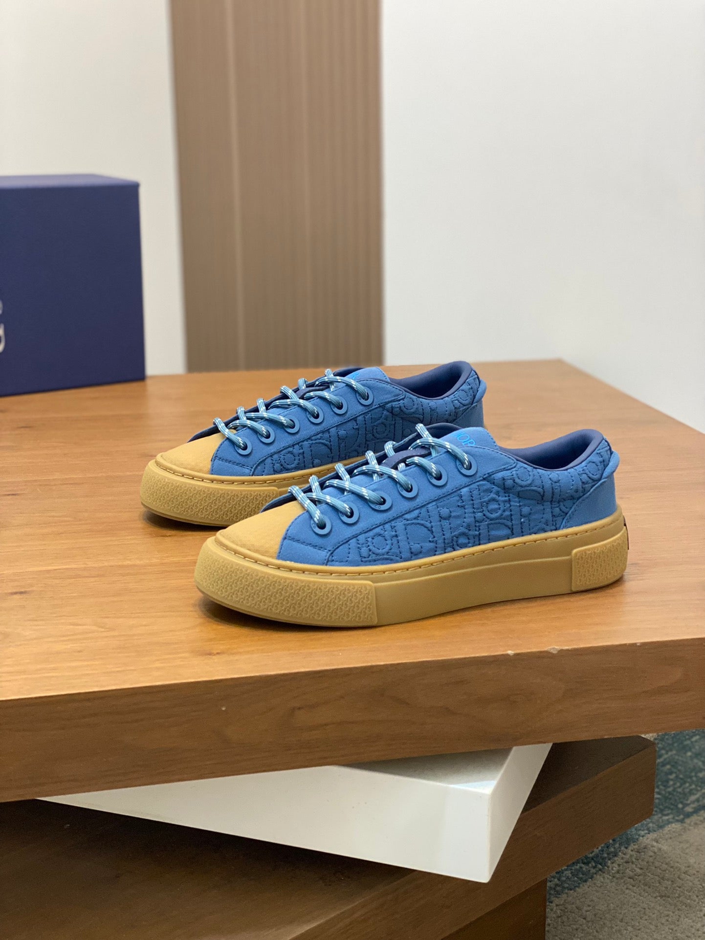 DIOR sneakers 129