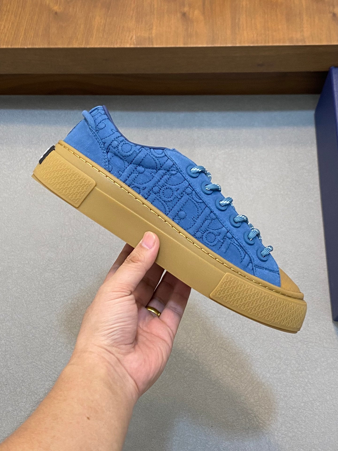 DIOR sneakers 129